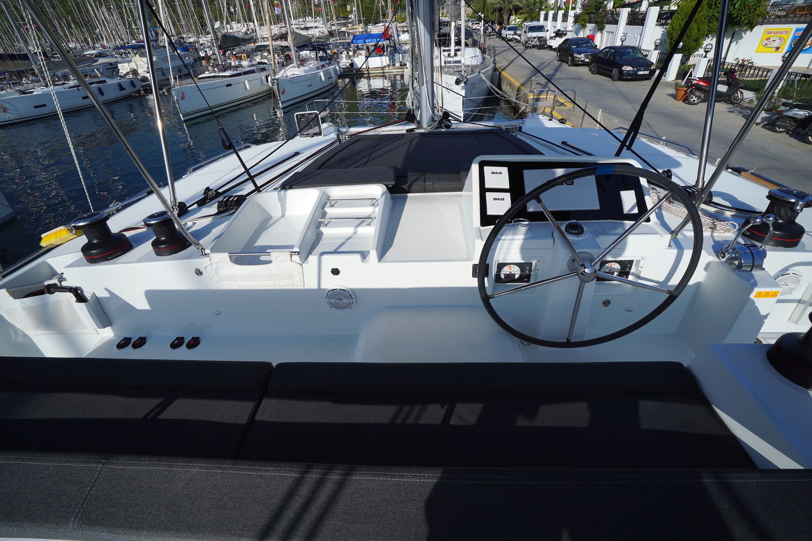 Lagoon 450 Fly - photo 20