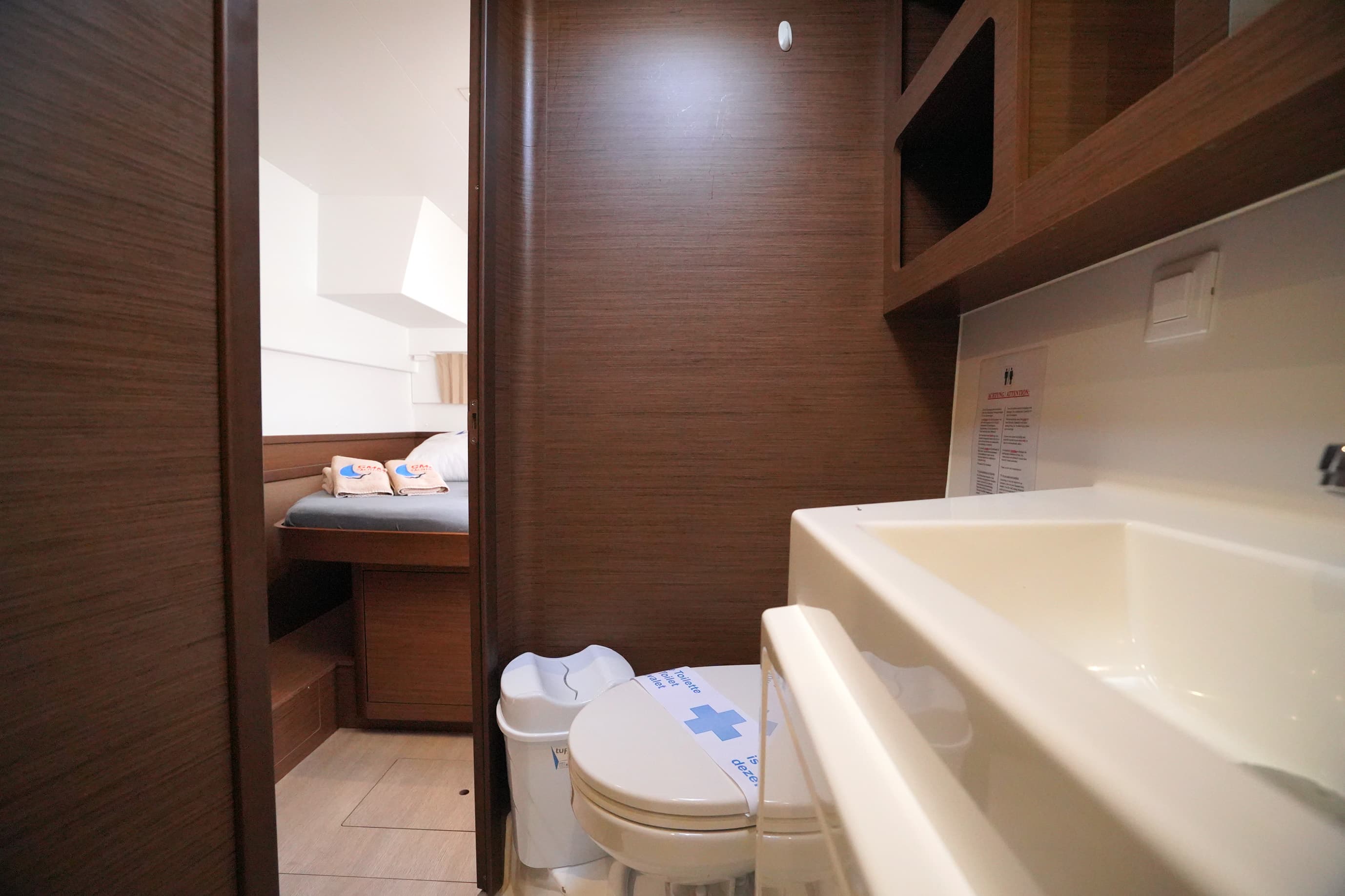 Lagoon 42 - photo 12