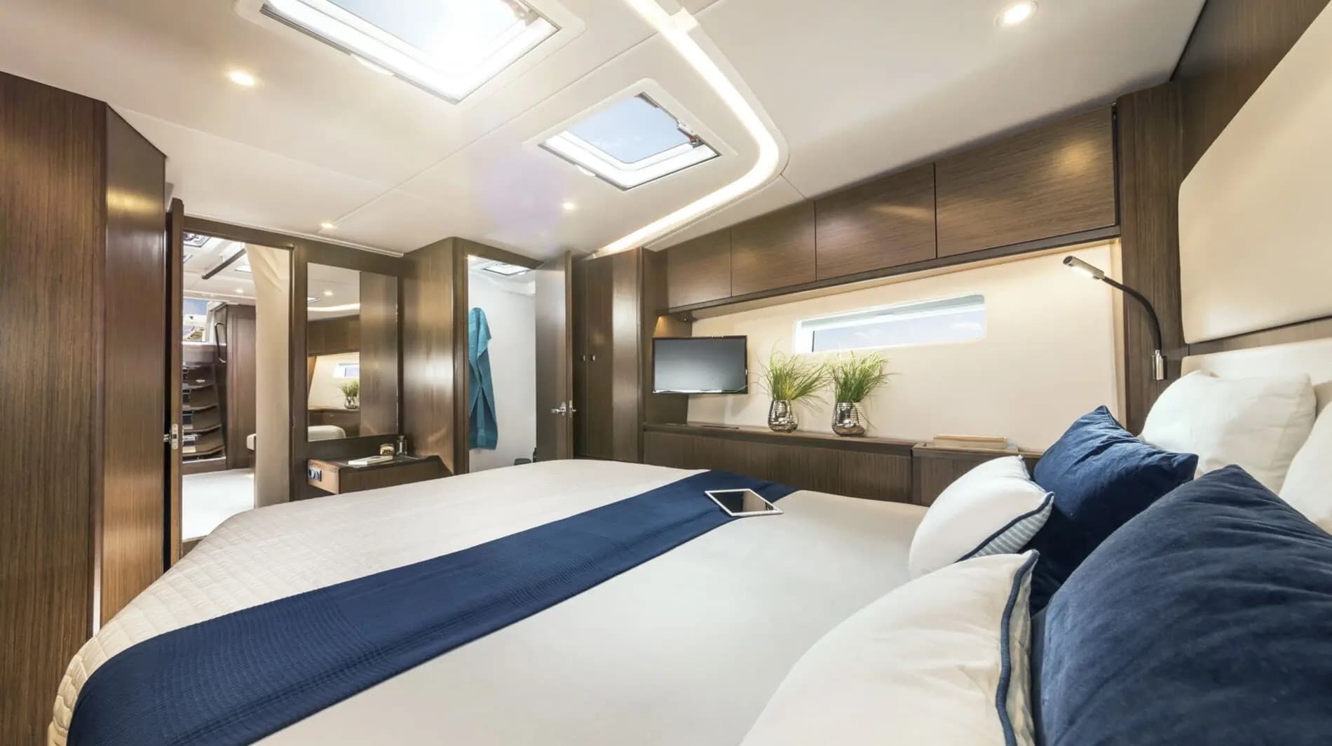 Bavaria C57 - photo 4