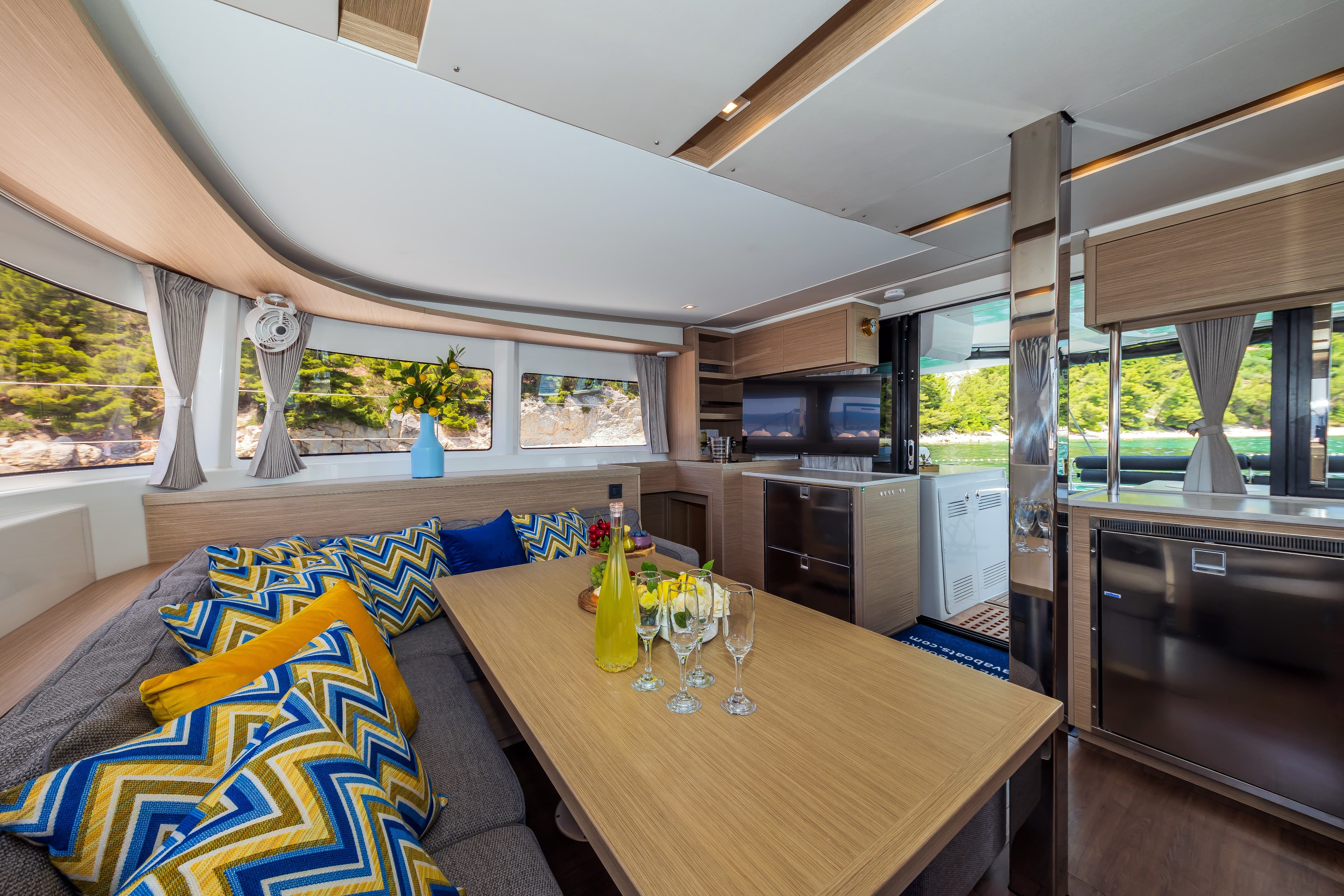 Lagoon 46  - photo 11