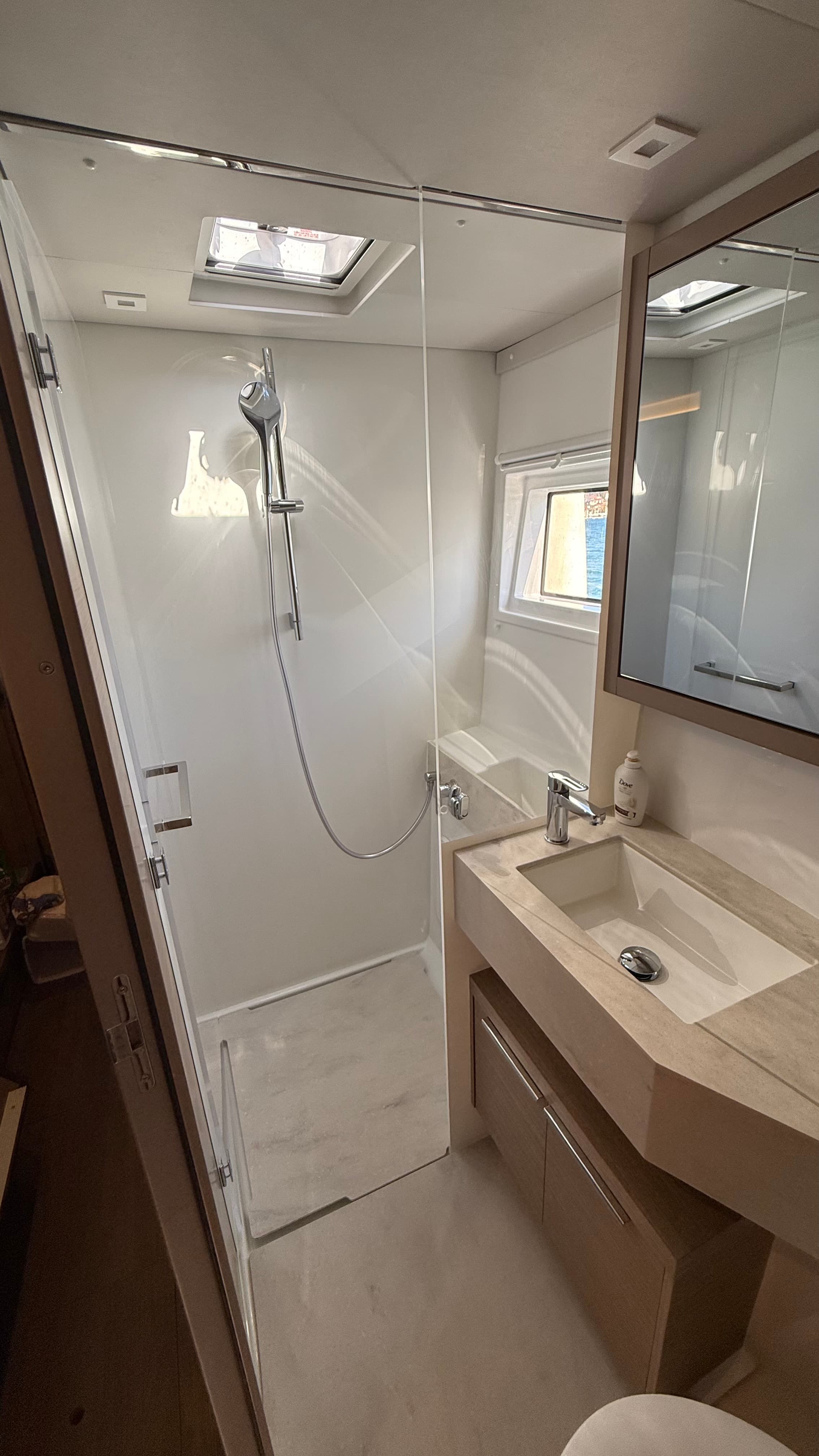 Lagoon 46  - photo 25