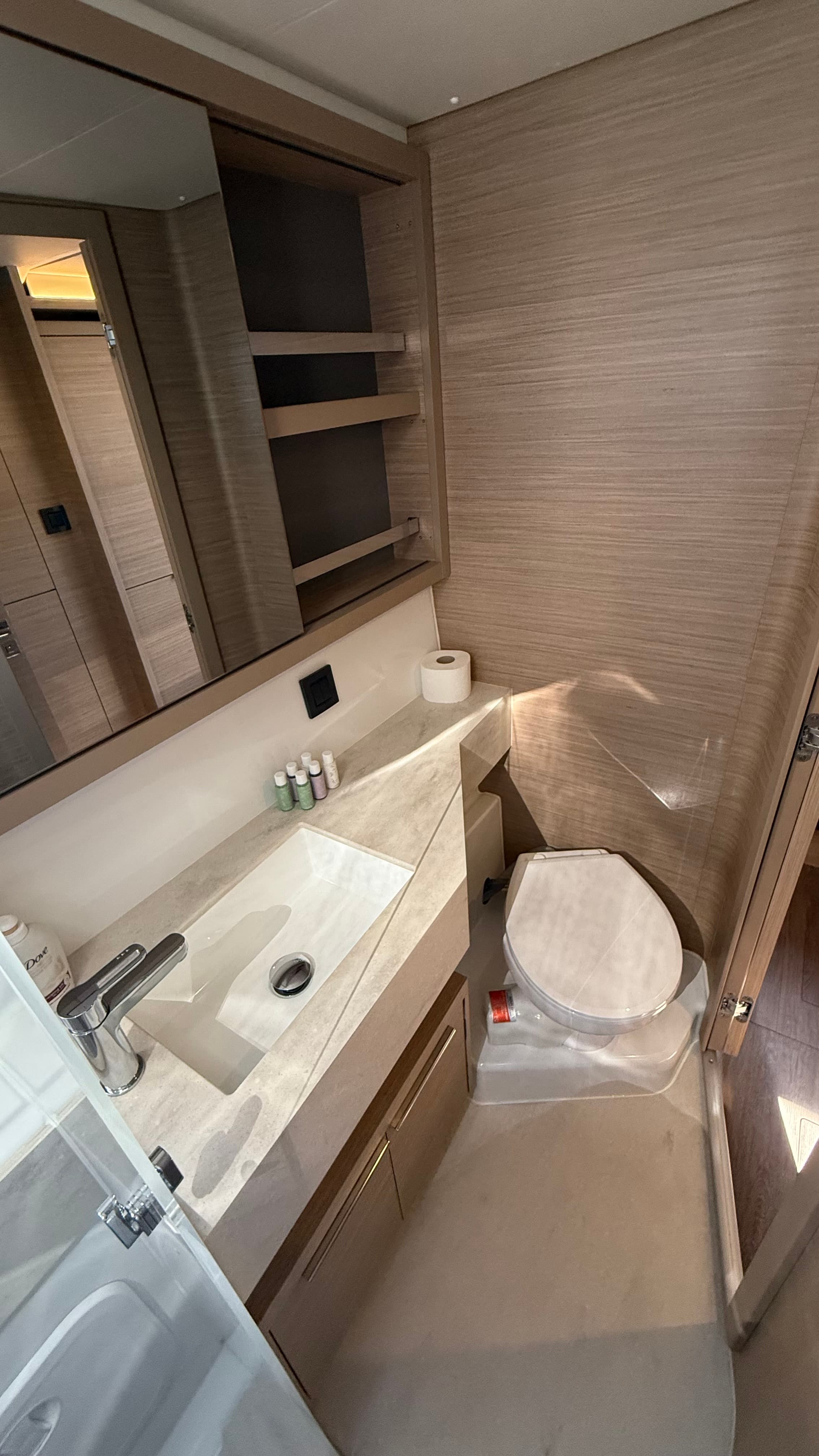 Lagoon 46  - photo 23