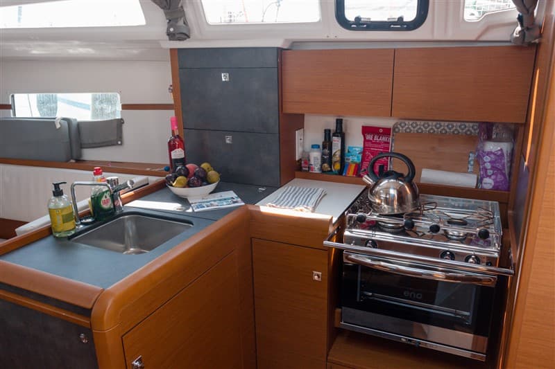 Sun Odyssey 349 - photo 7