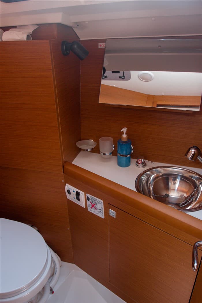 Sun Odyssey 349 - photo 10