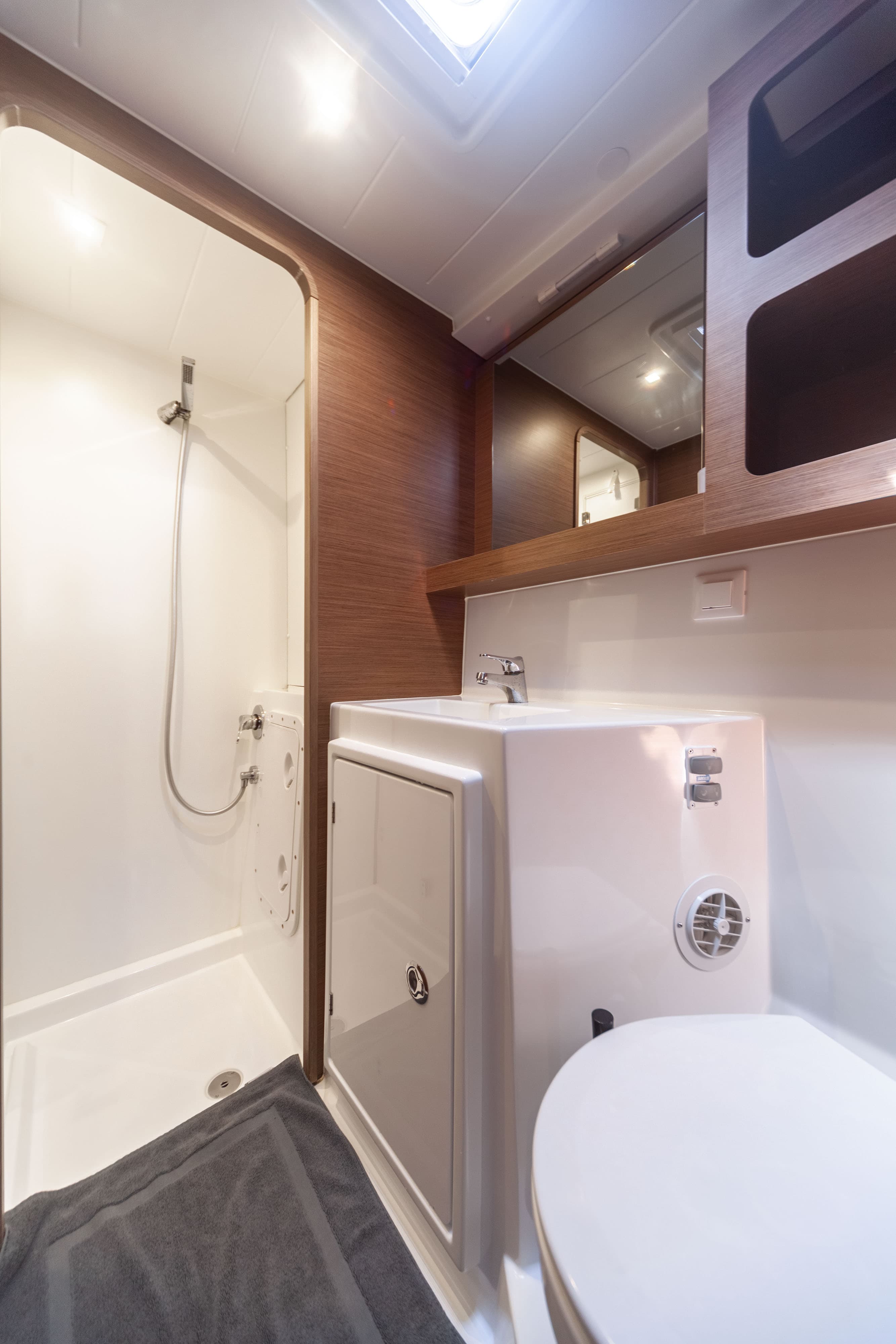 Lagoon 42 - photo 13