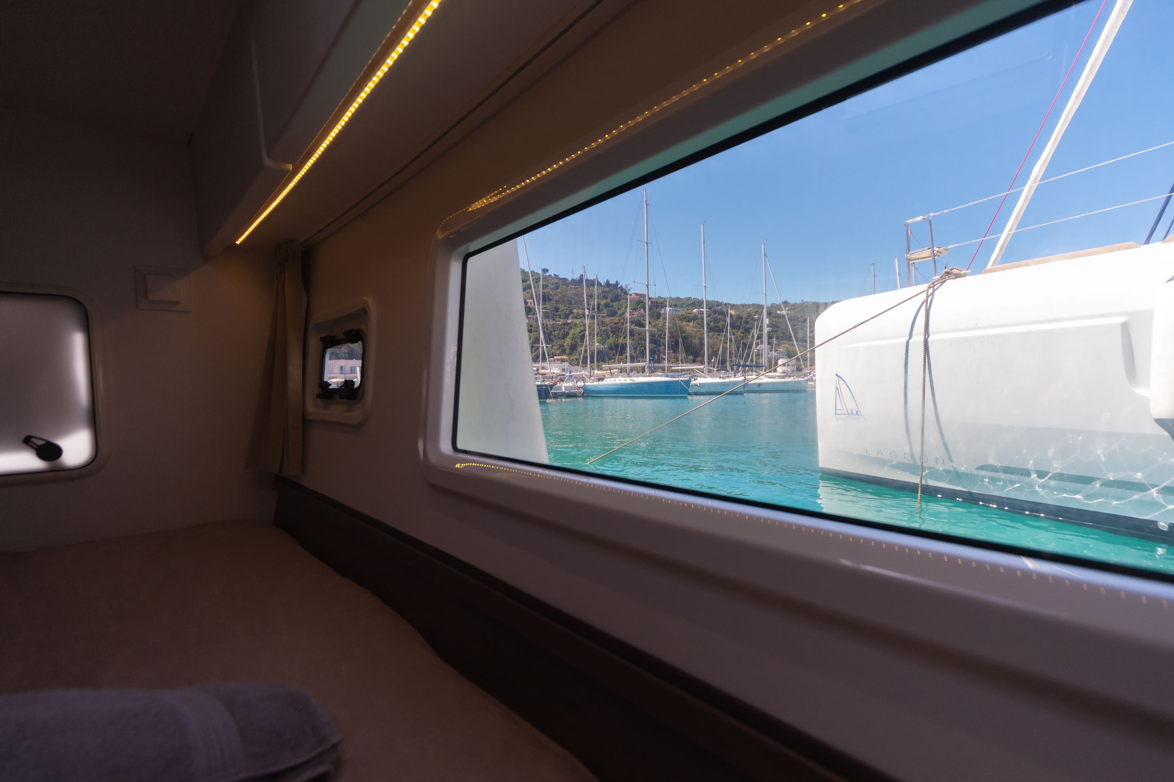 Lagoon 42 - photo 38