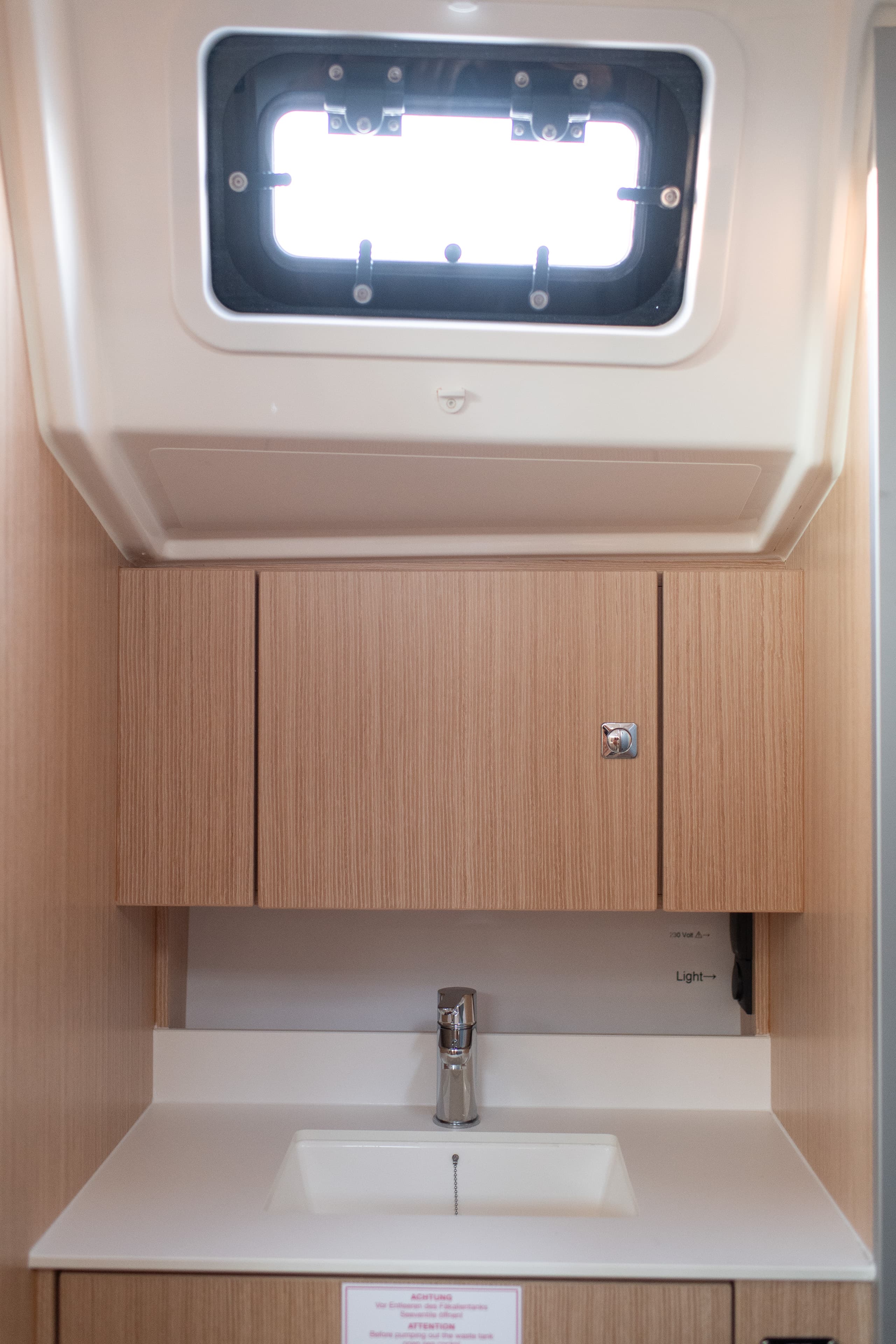 Bavaria C42 - photo 5