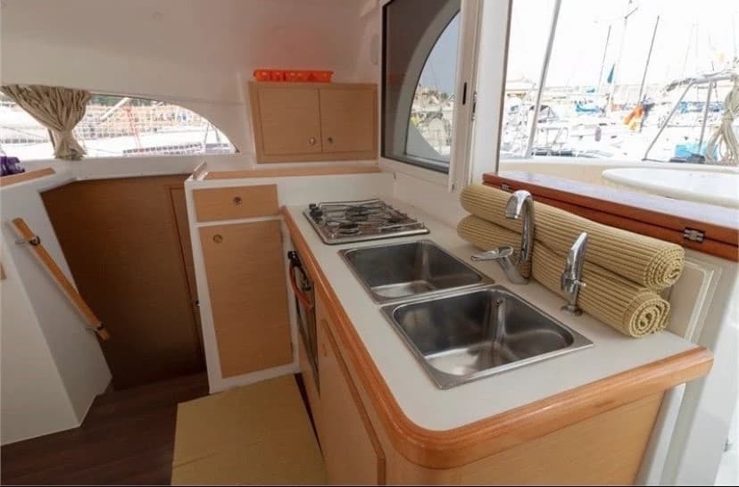 Lagoon 380 - photo 4