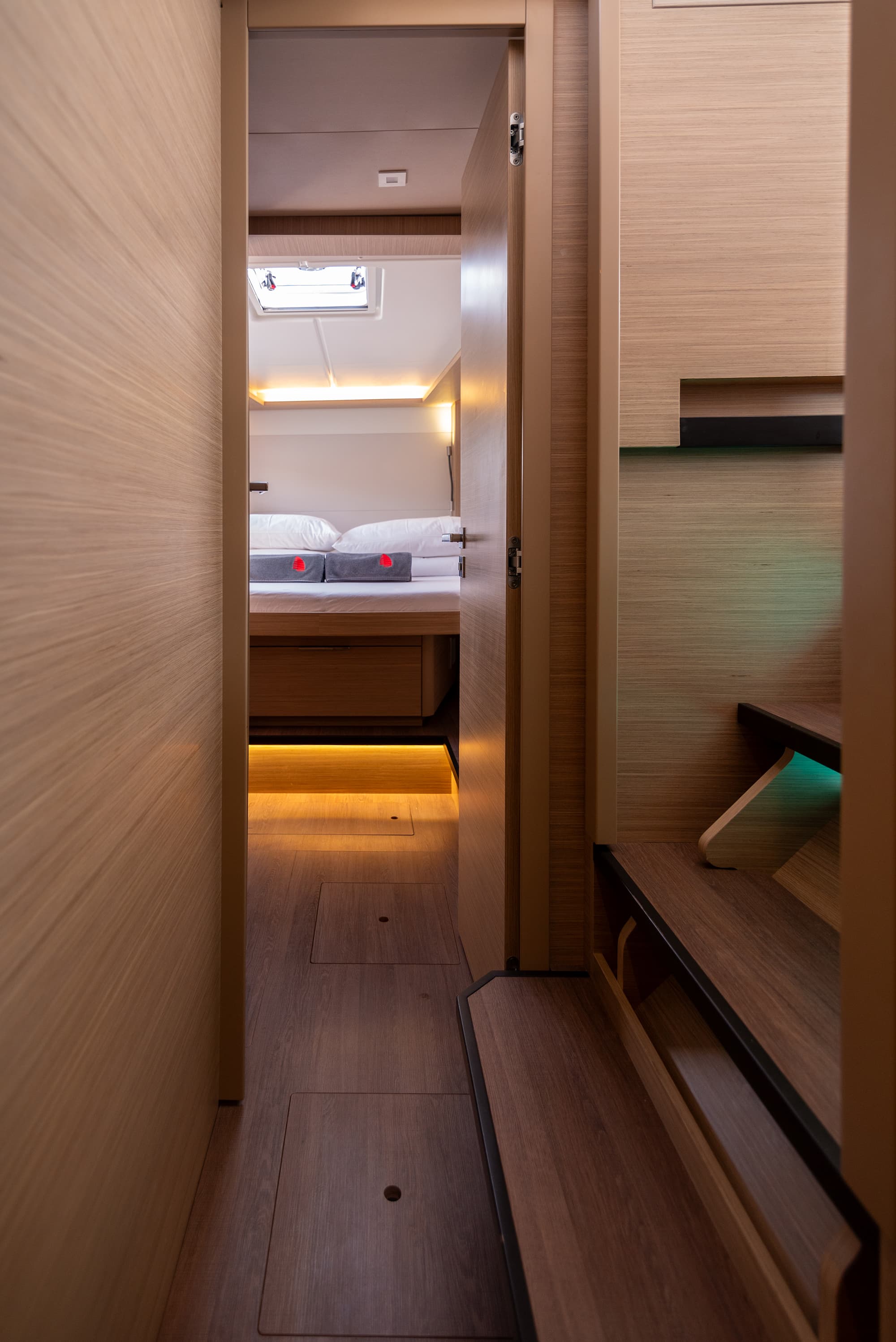 Lagoon 46  - photo 9