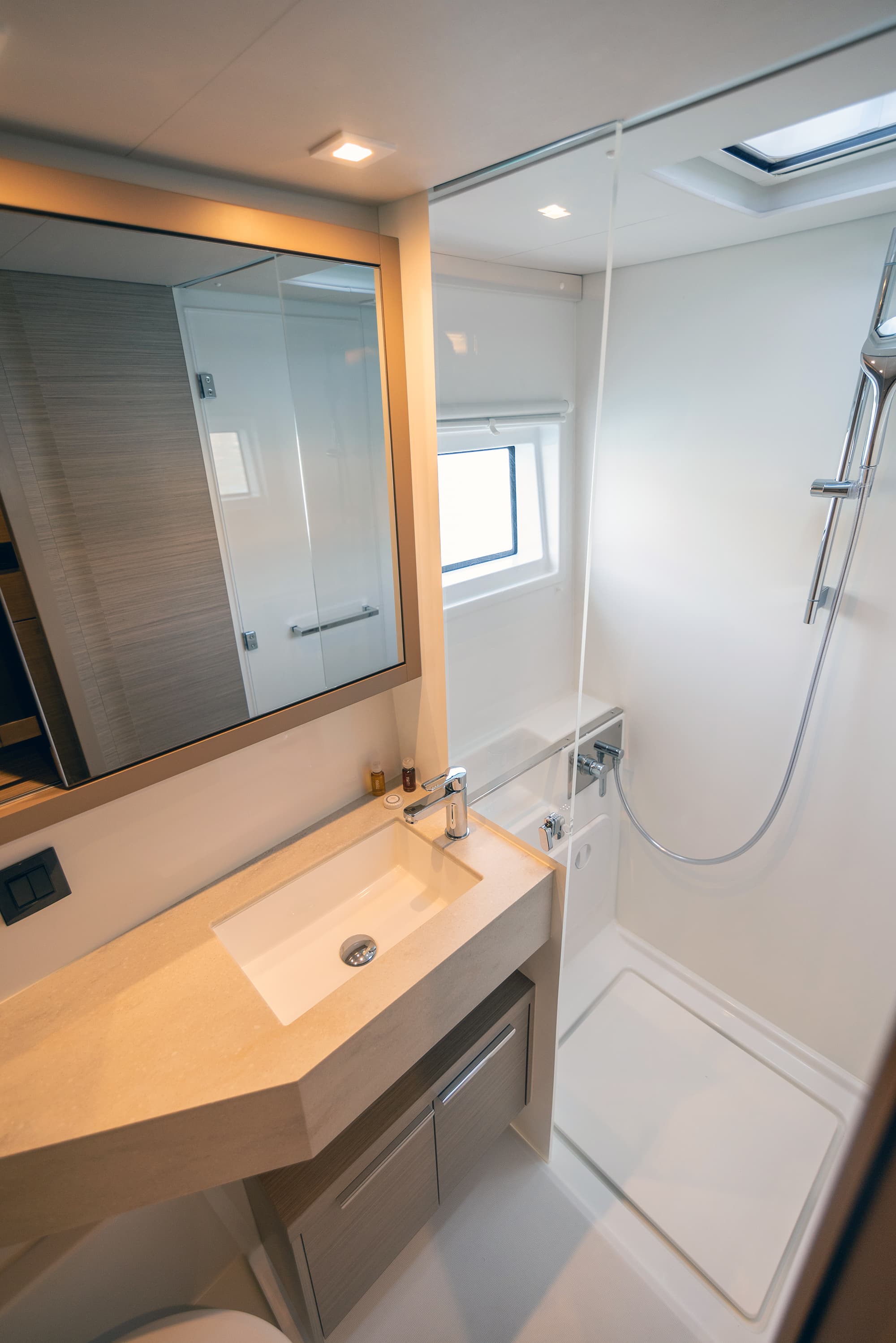 Lagoon 46  - photo 34