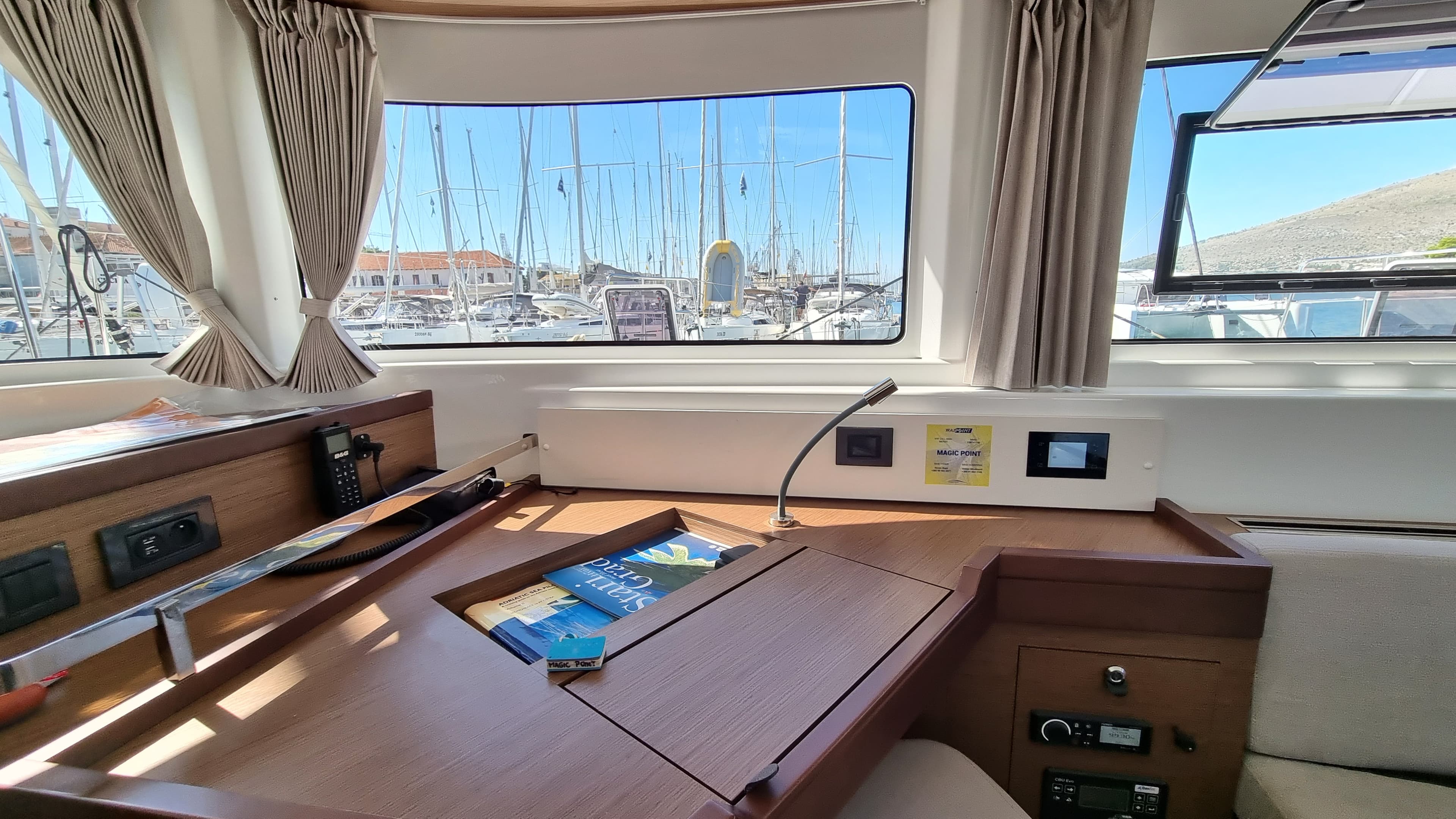 Lagoon 46  - photo 9