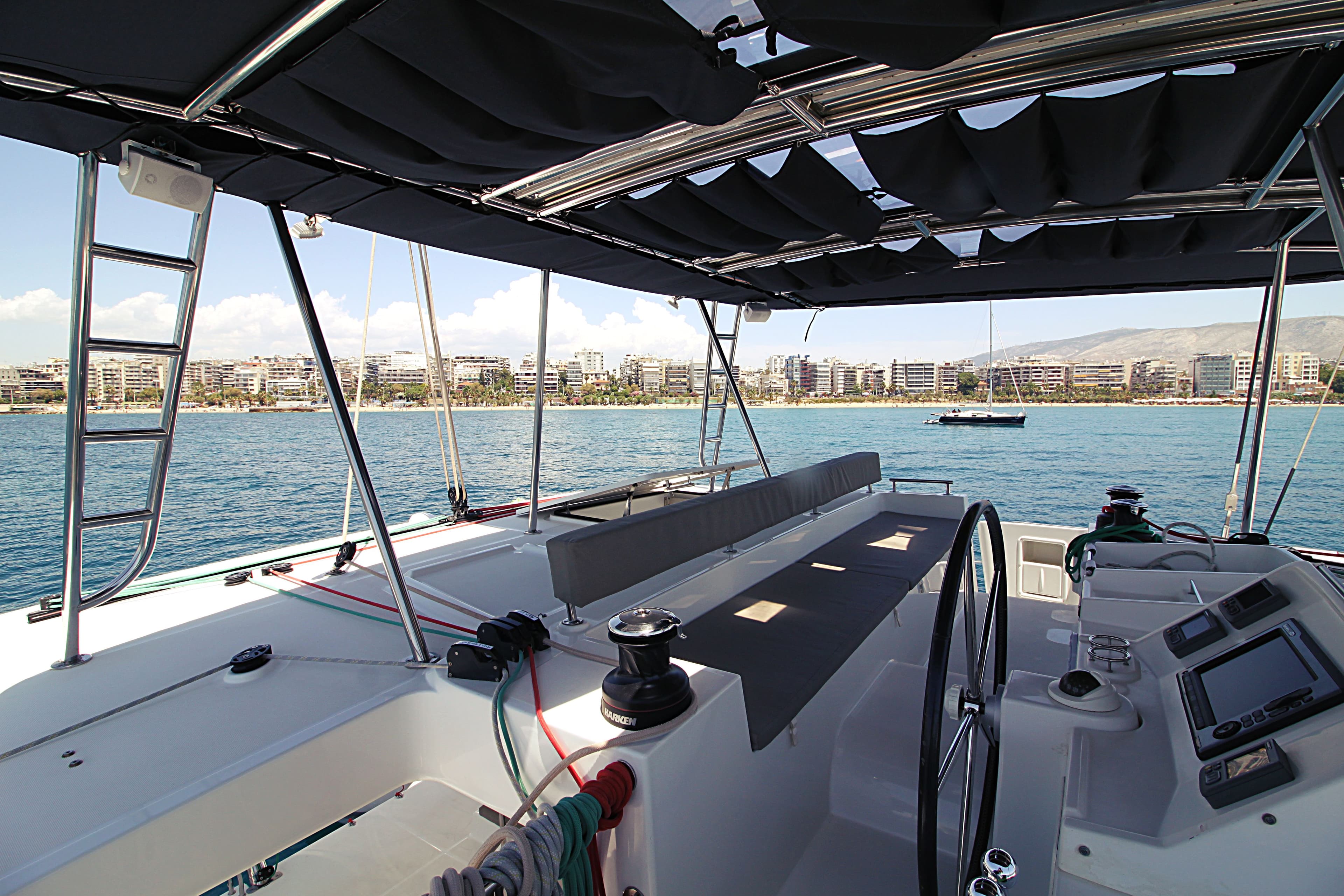 Lagoon 450 Fly - photo 7