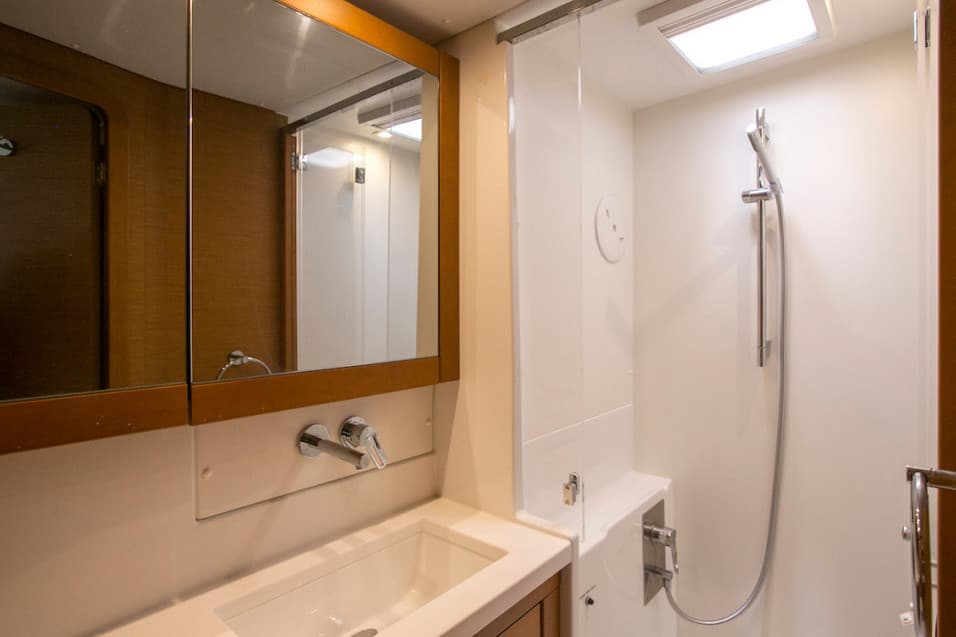 Lagoon 450 Fly - photo 8