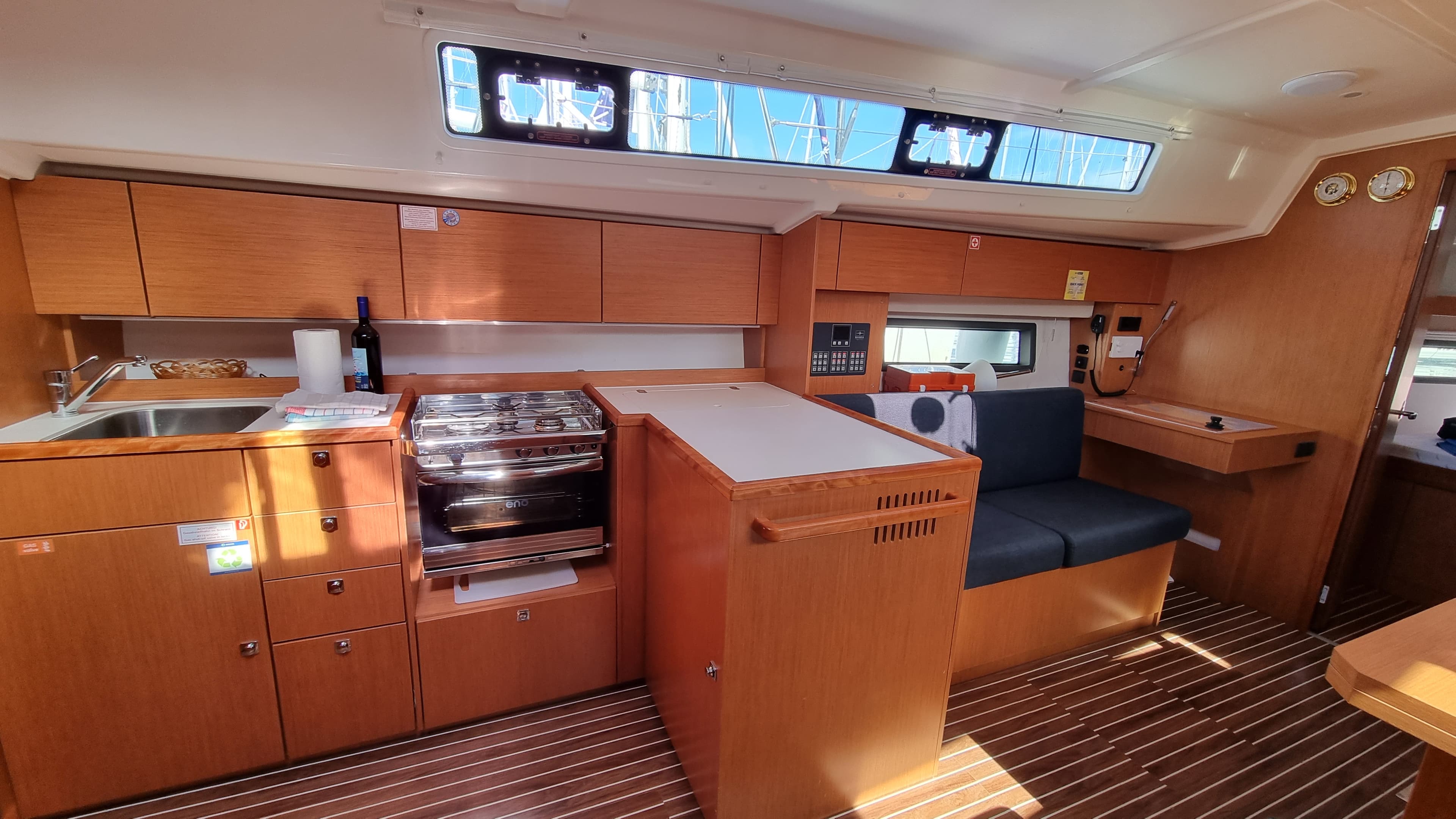 Bavaria C42 - photo 7
