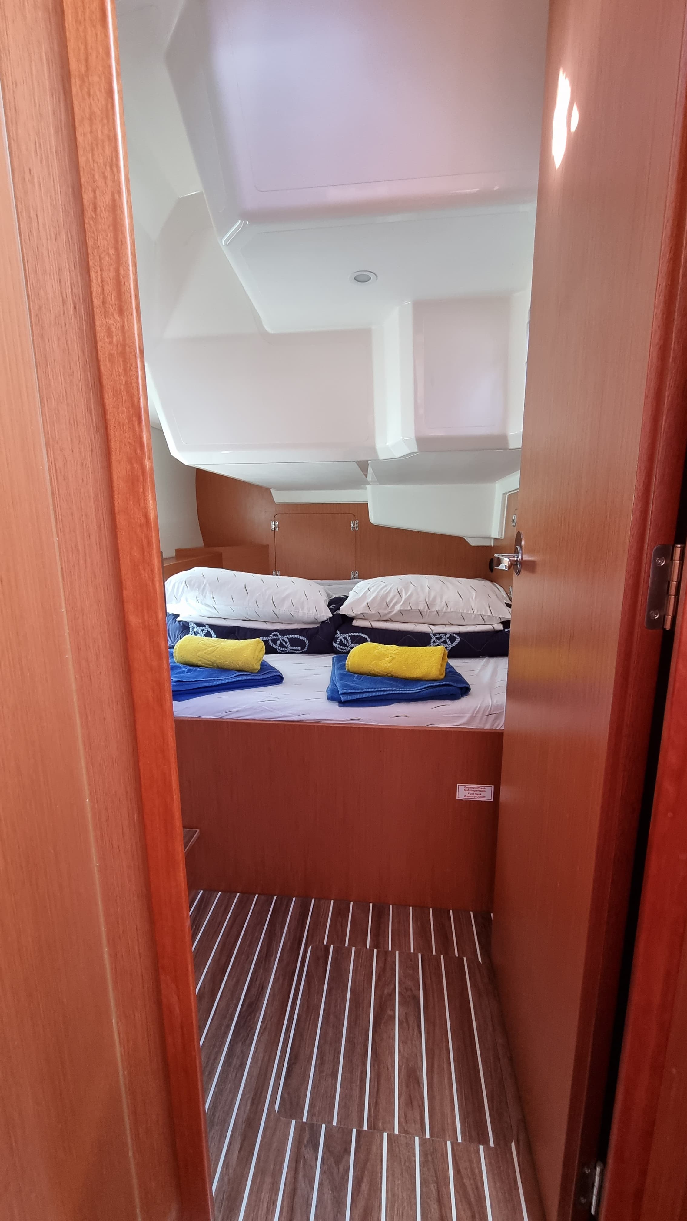 Bavaria C42 - photo 5