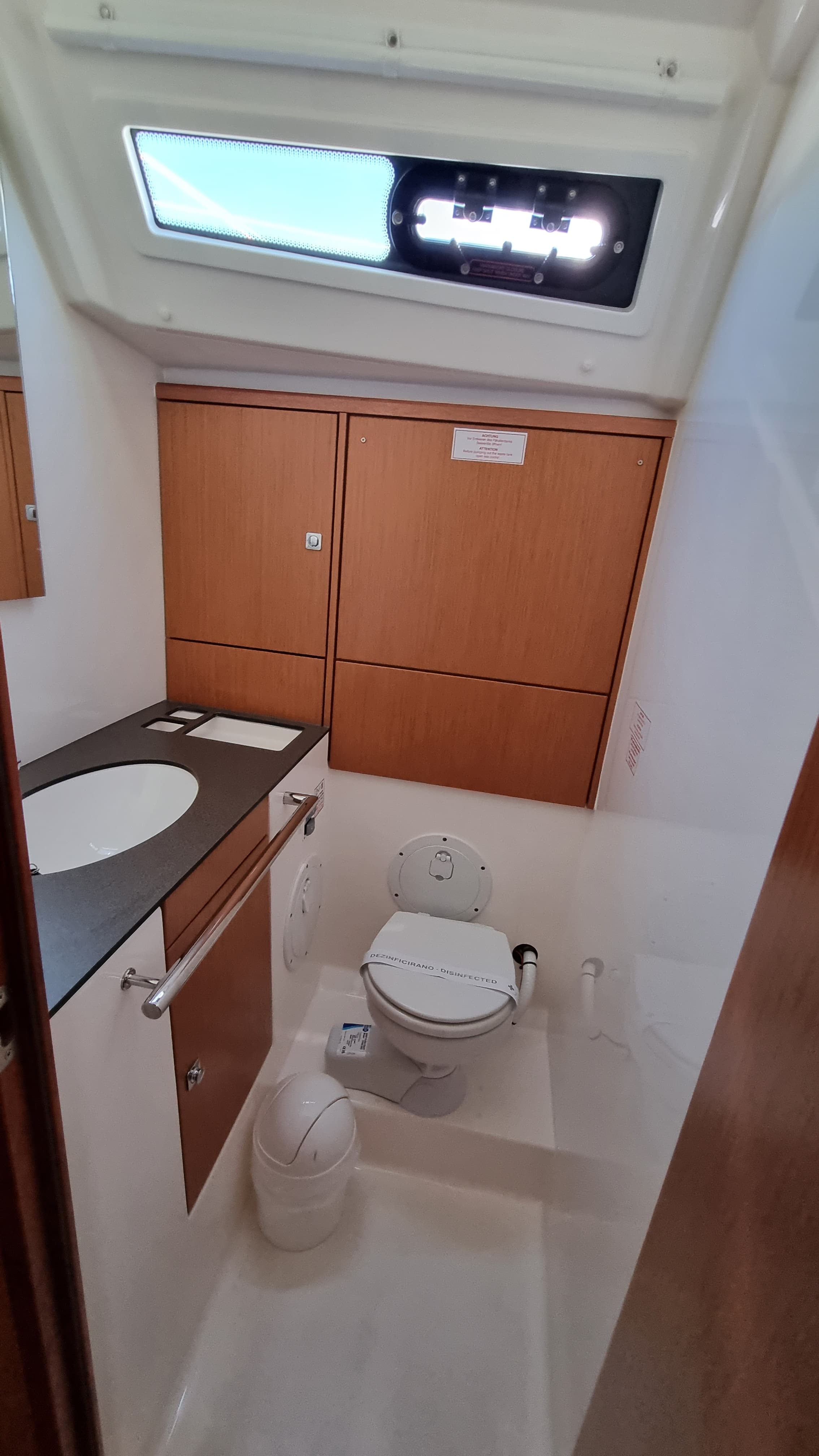 Bavaria C42 - photo 13