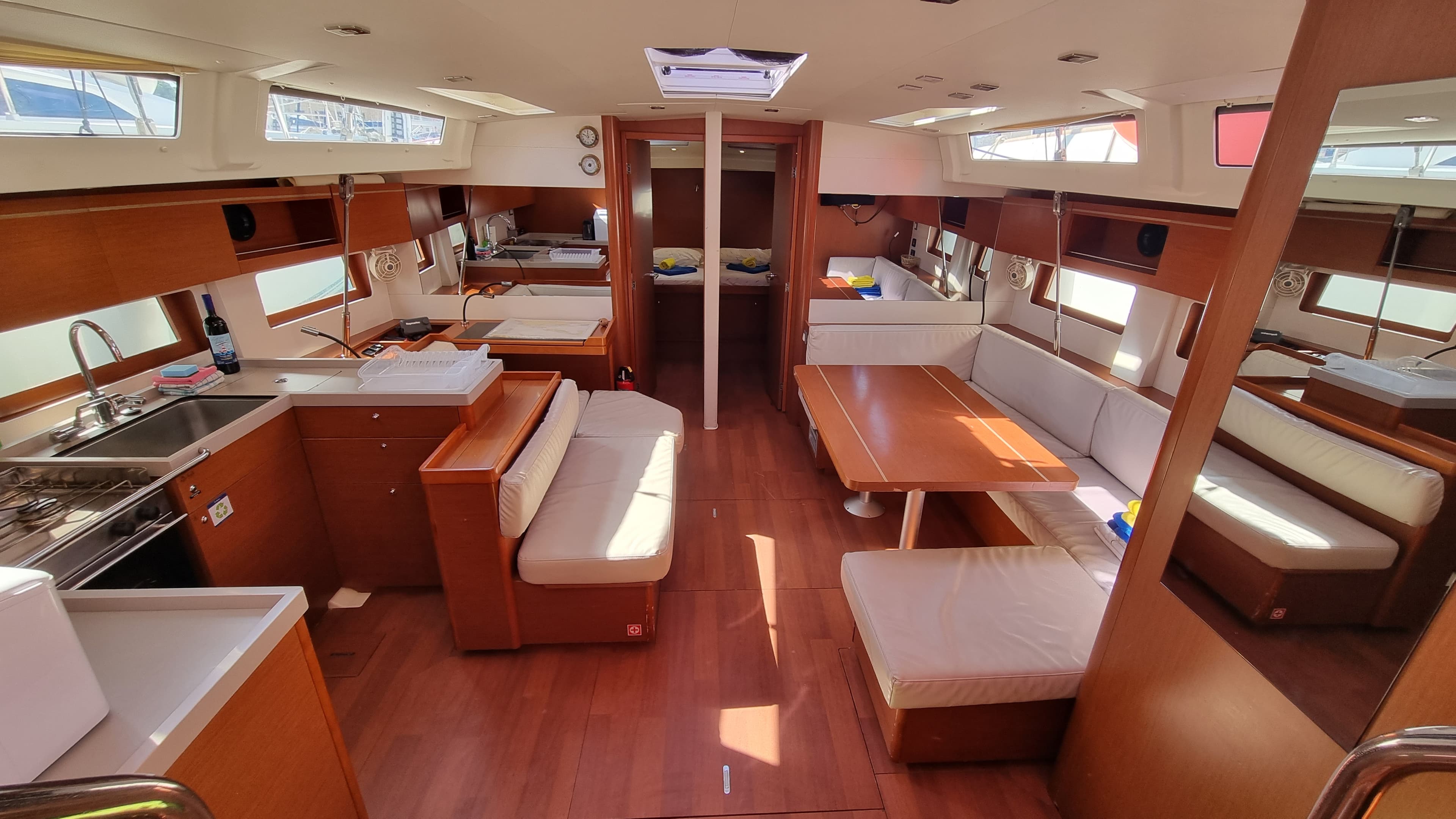 Oceanis 51.1 - photo 23