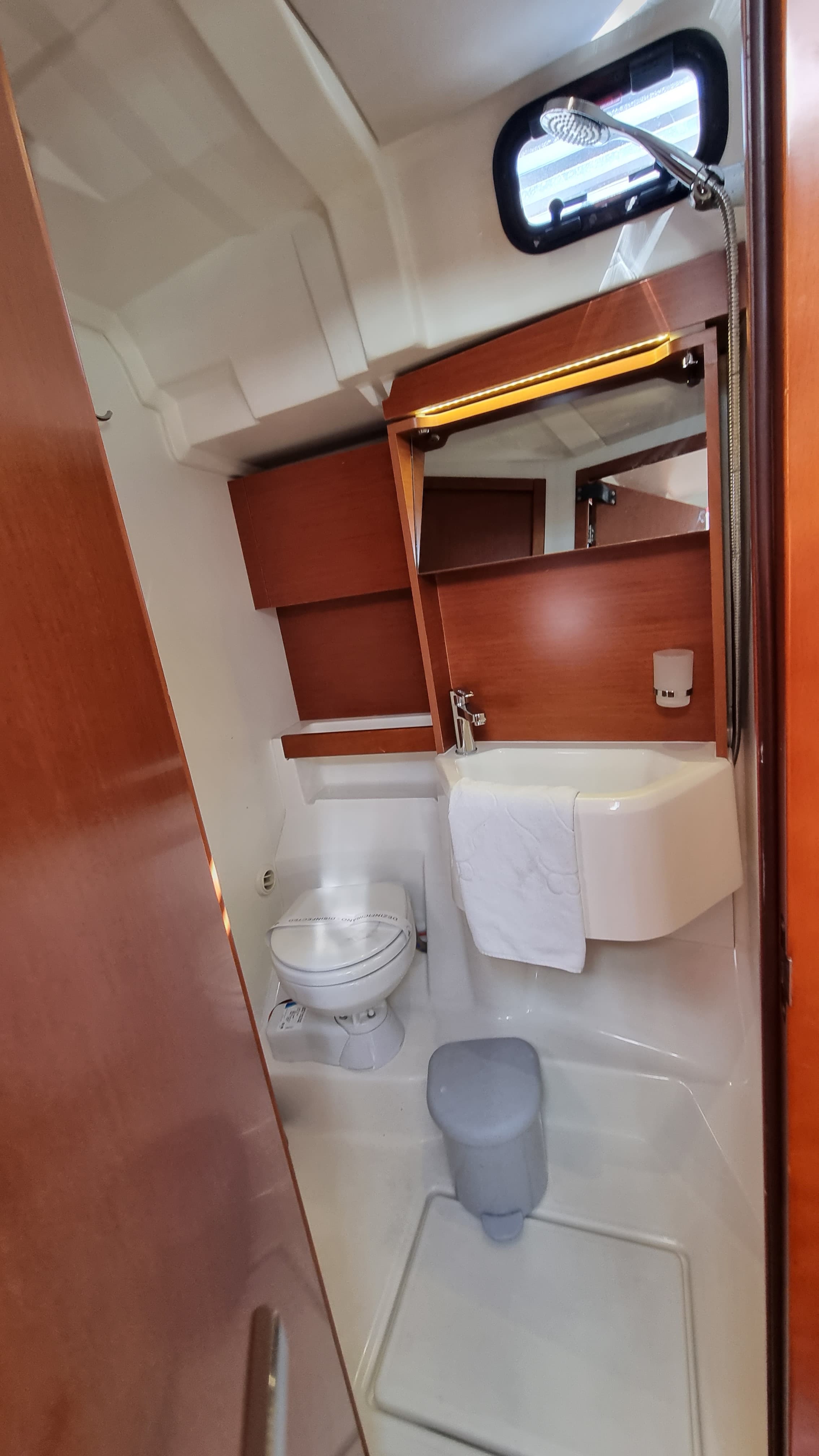 Oceanis 51.1 - photo 18