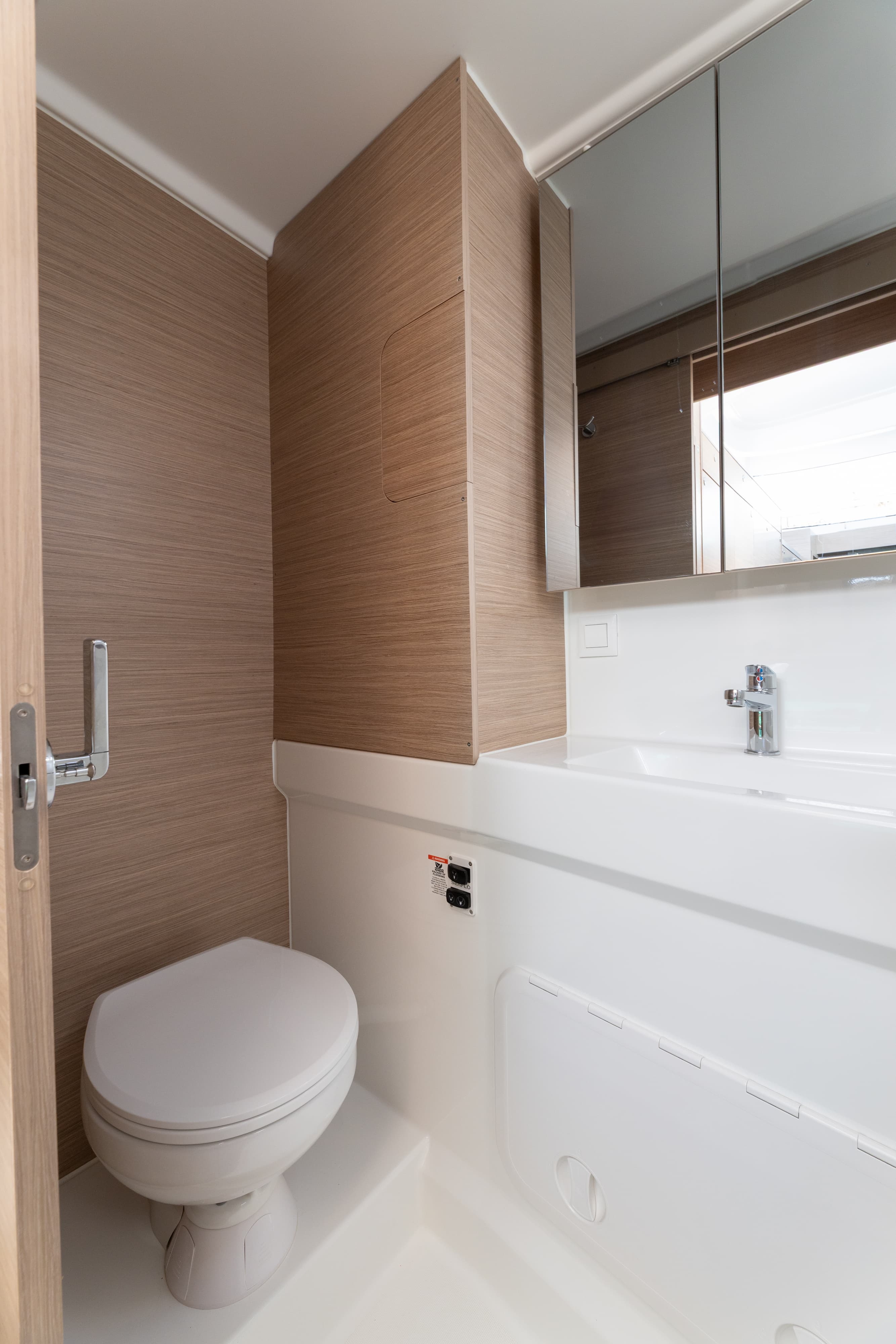 Lagoon 38 - photo 17