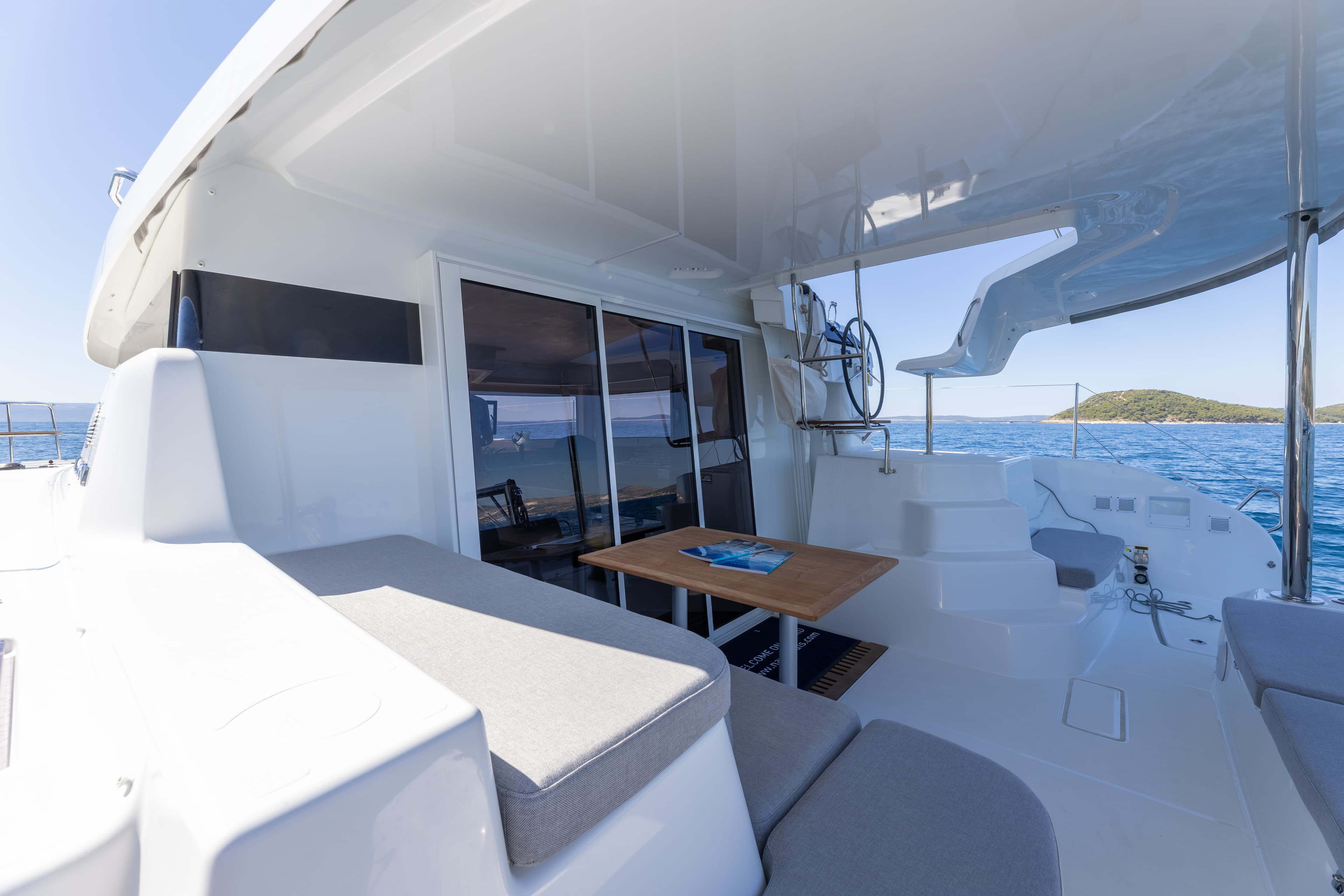 Lagoon 38 - photo 14