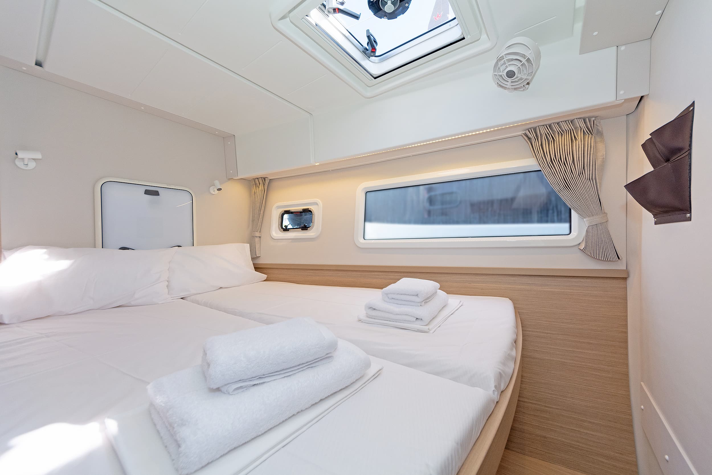 Lagoon 42 - photo 15