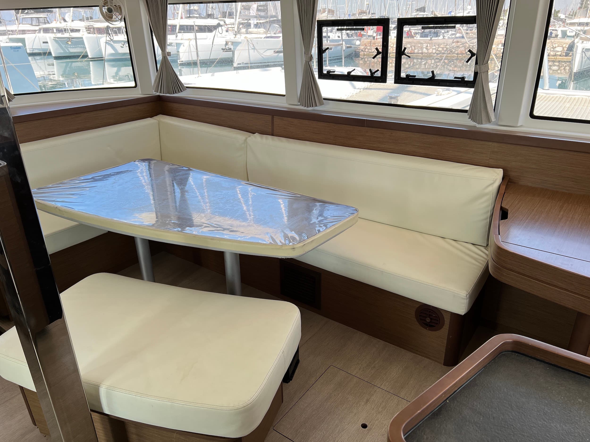 Lagoon 42 - photo 18