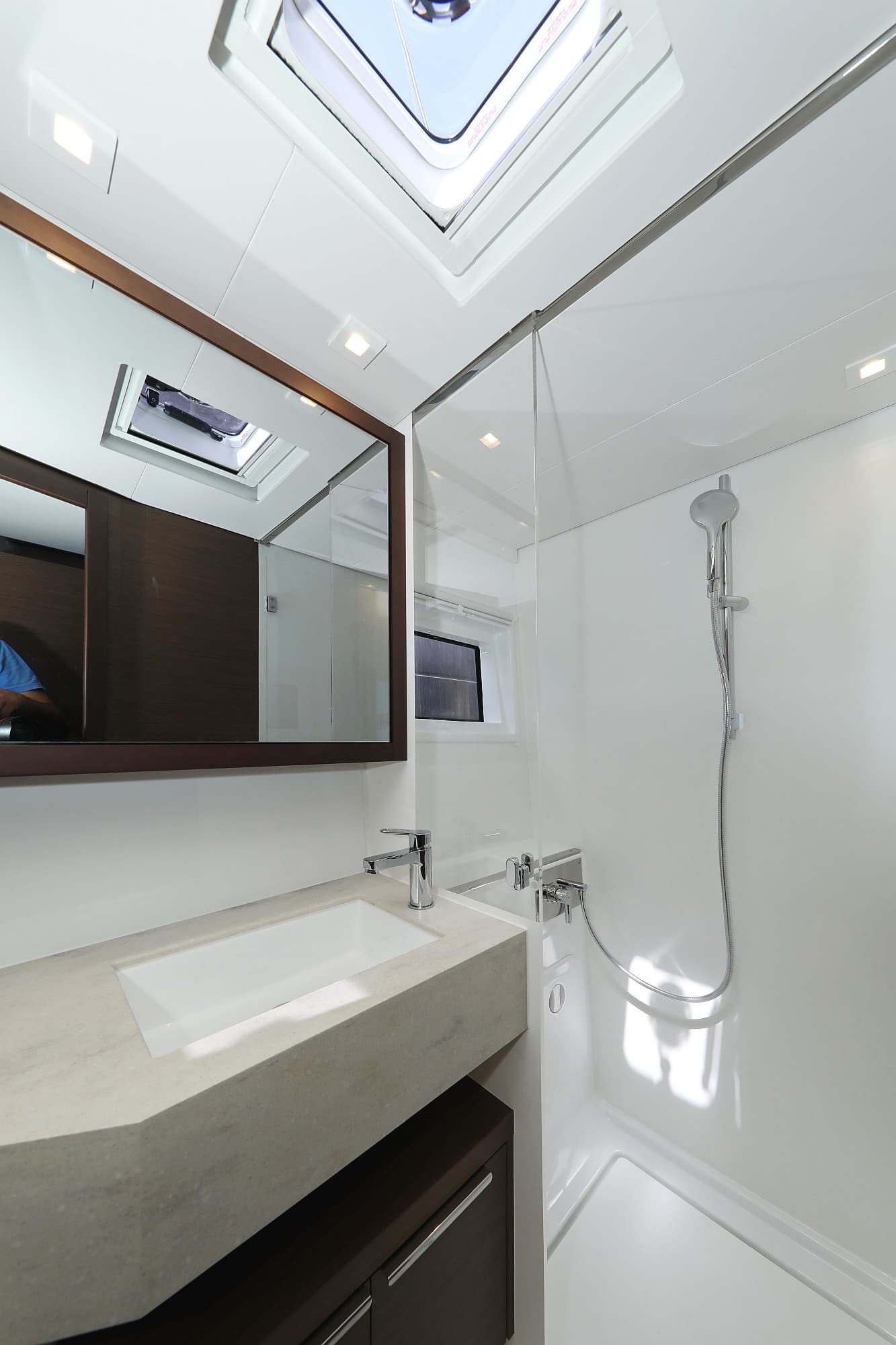 Lagoon 46  - photo 8