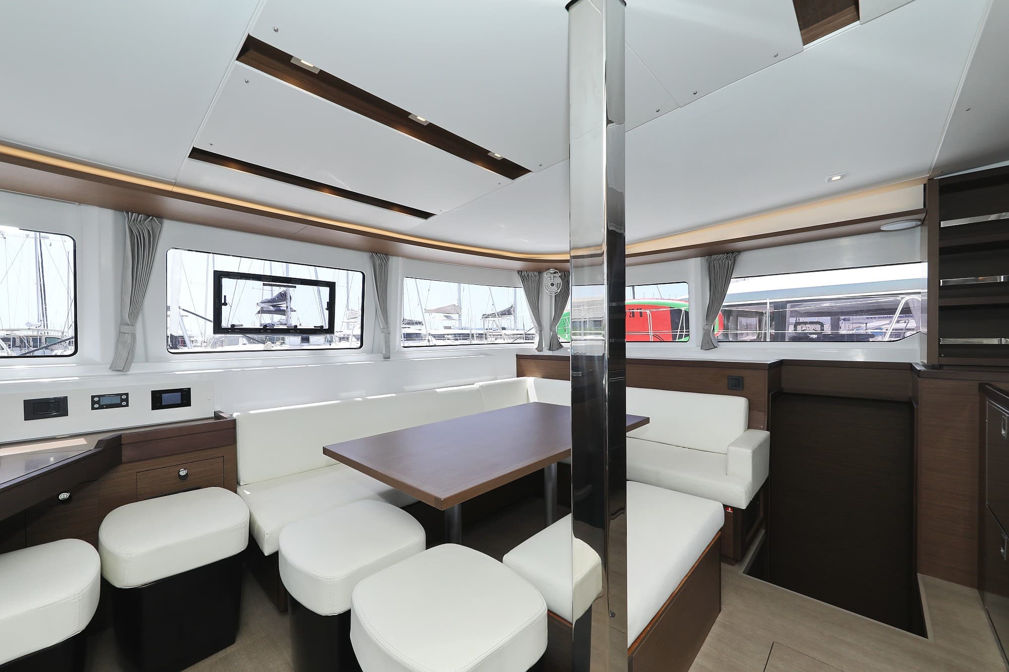 Lagoon 46  - photo 37