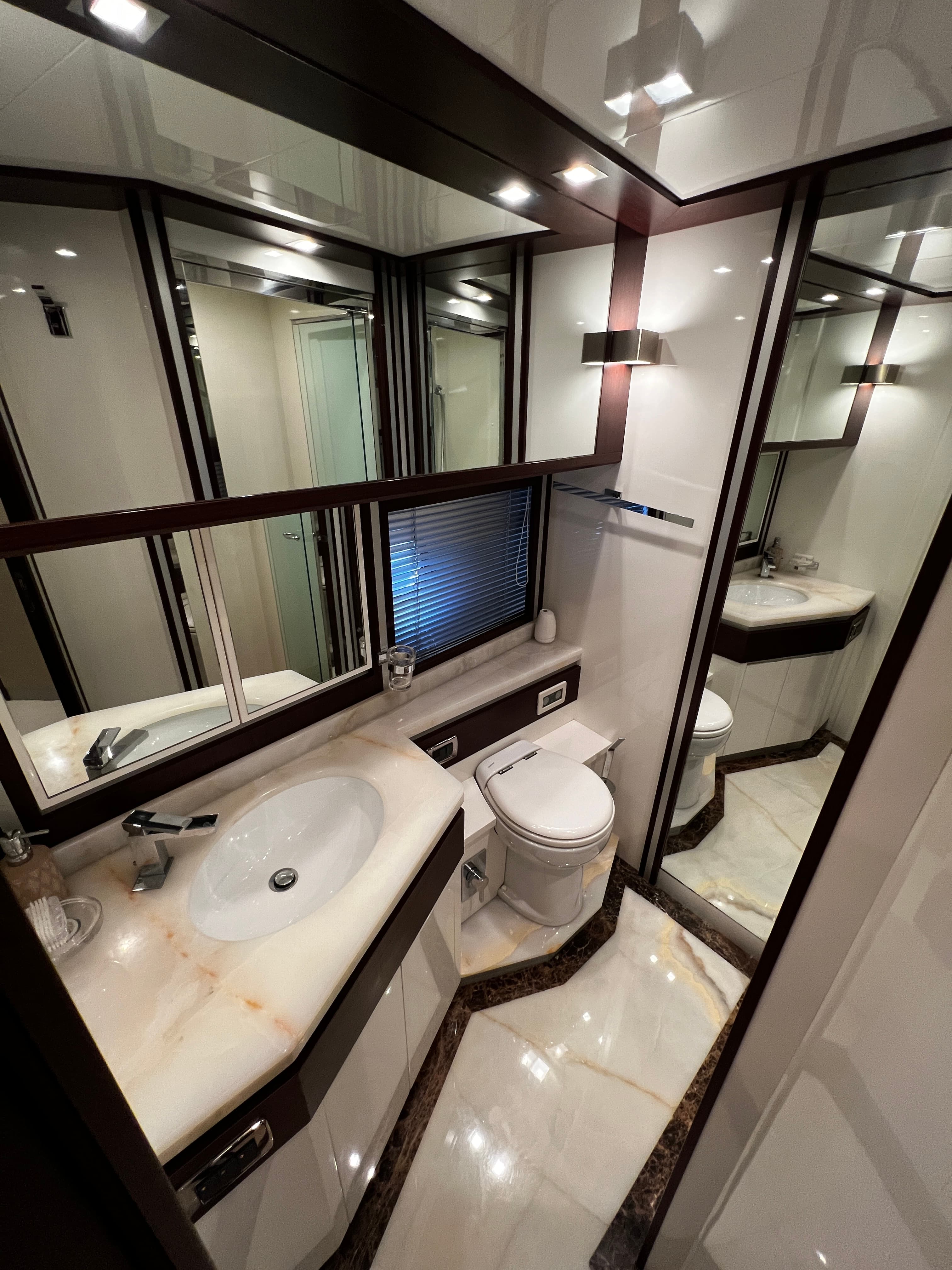 Dominator 680 - photo 12