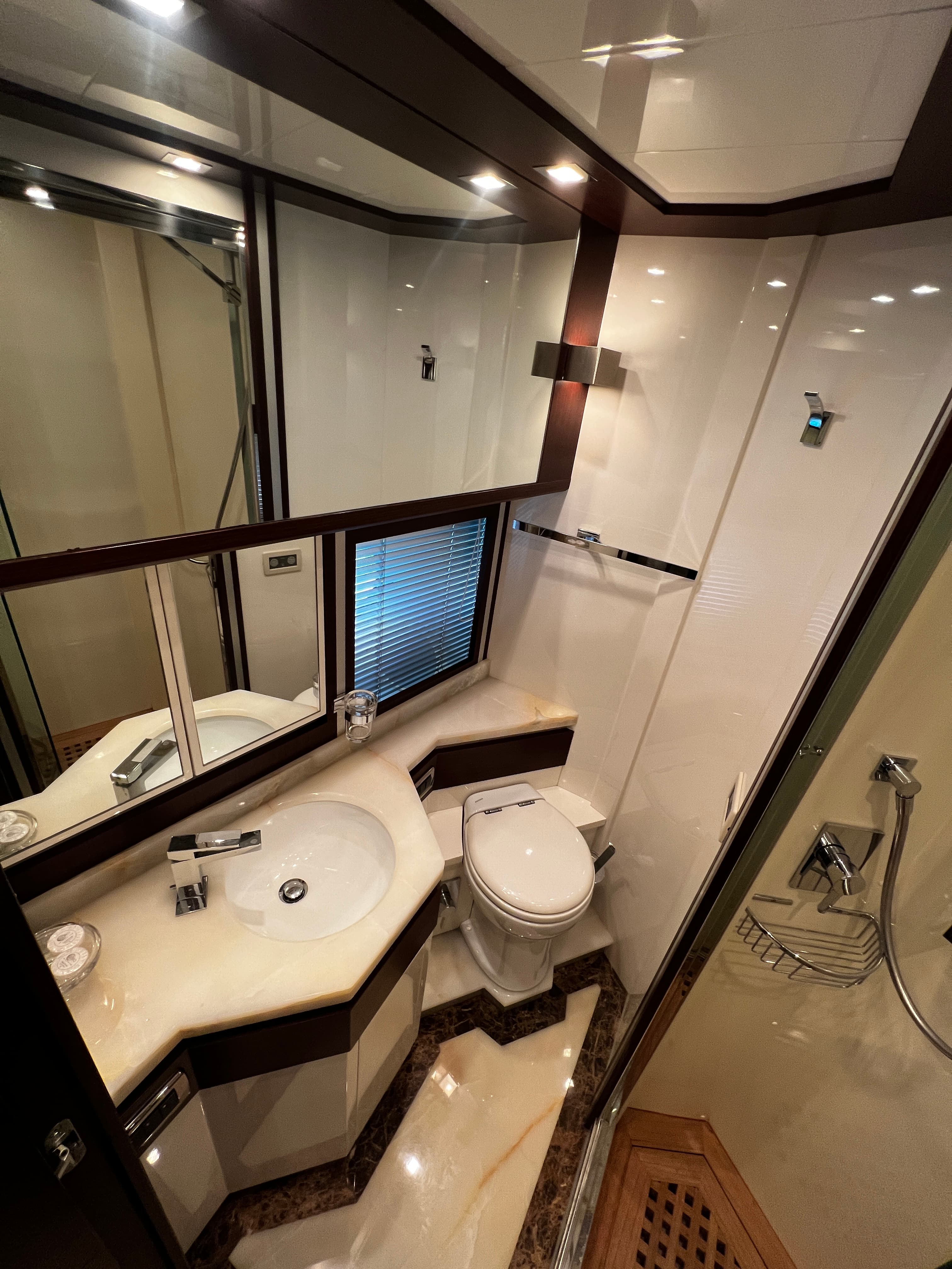 Dominator 680 - photo 4