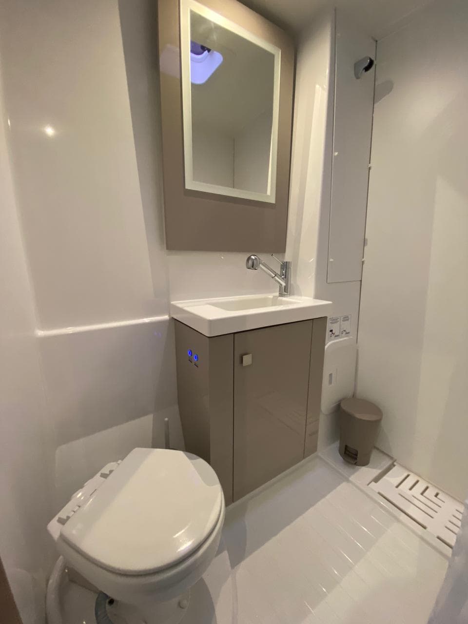 Astréa 42 - photo 9