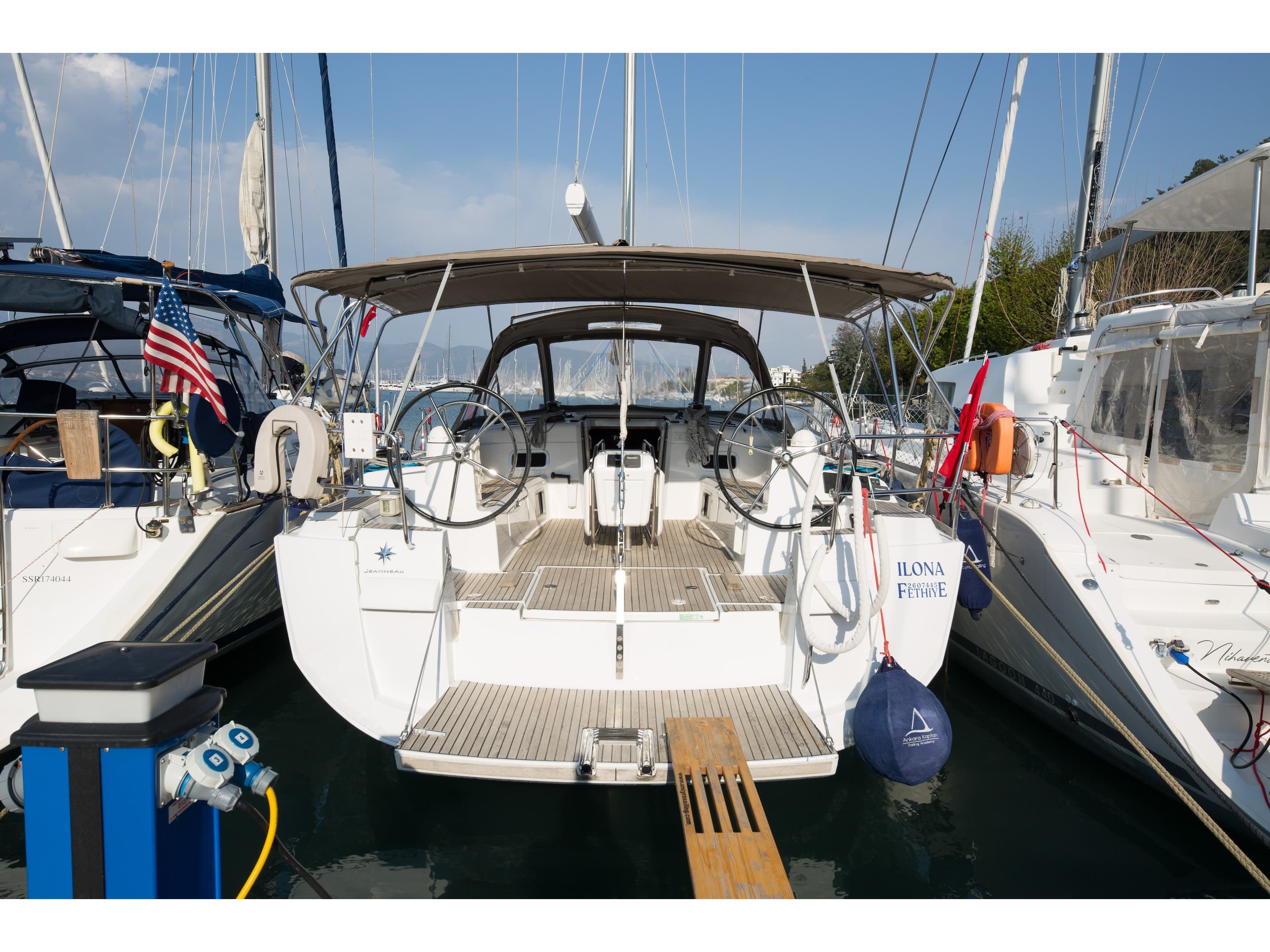 Sun Odyssey 509 - photo