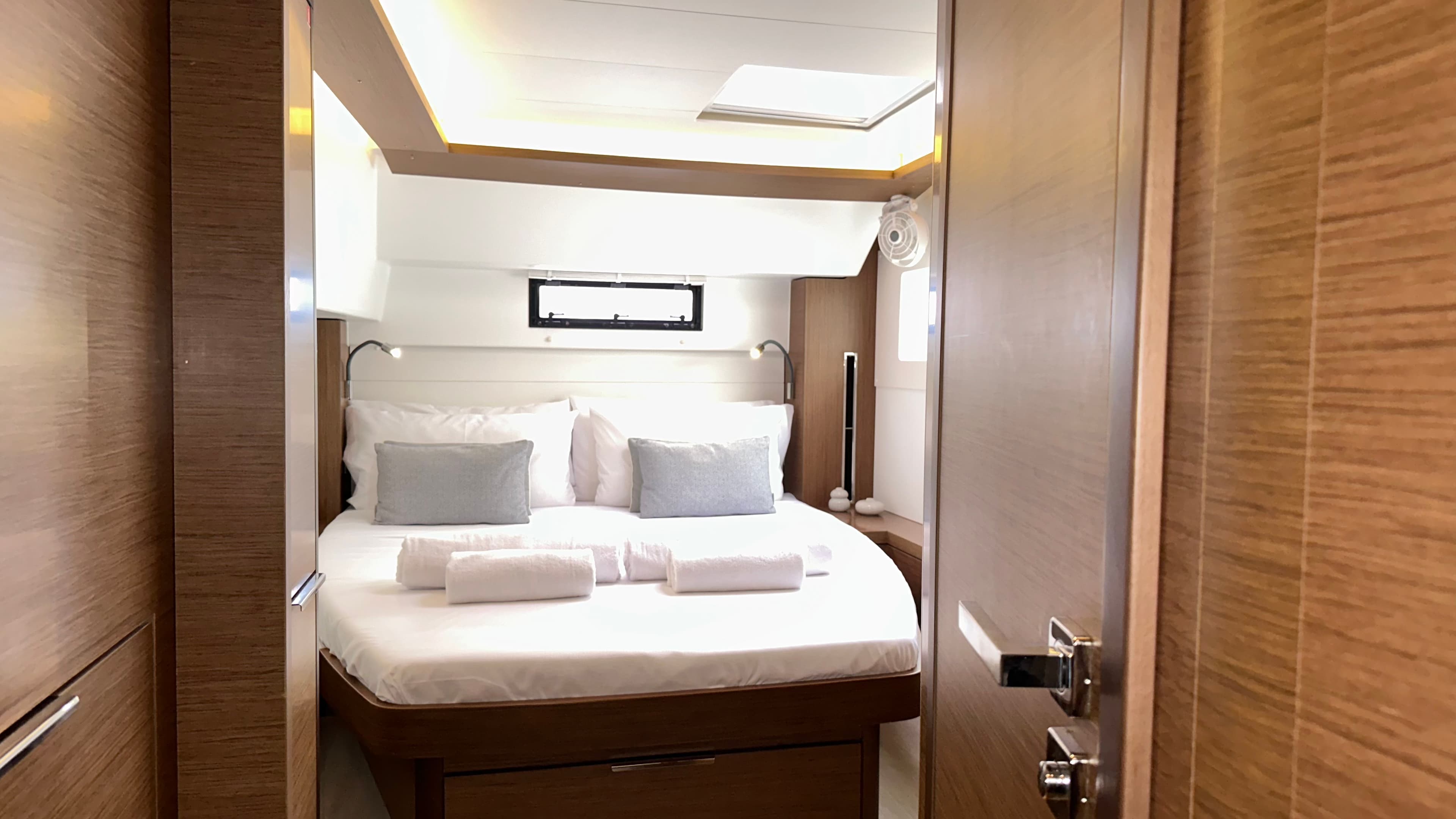 Lagoon 46  - photo 8