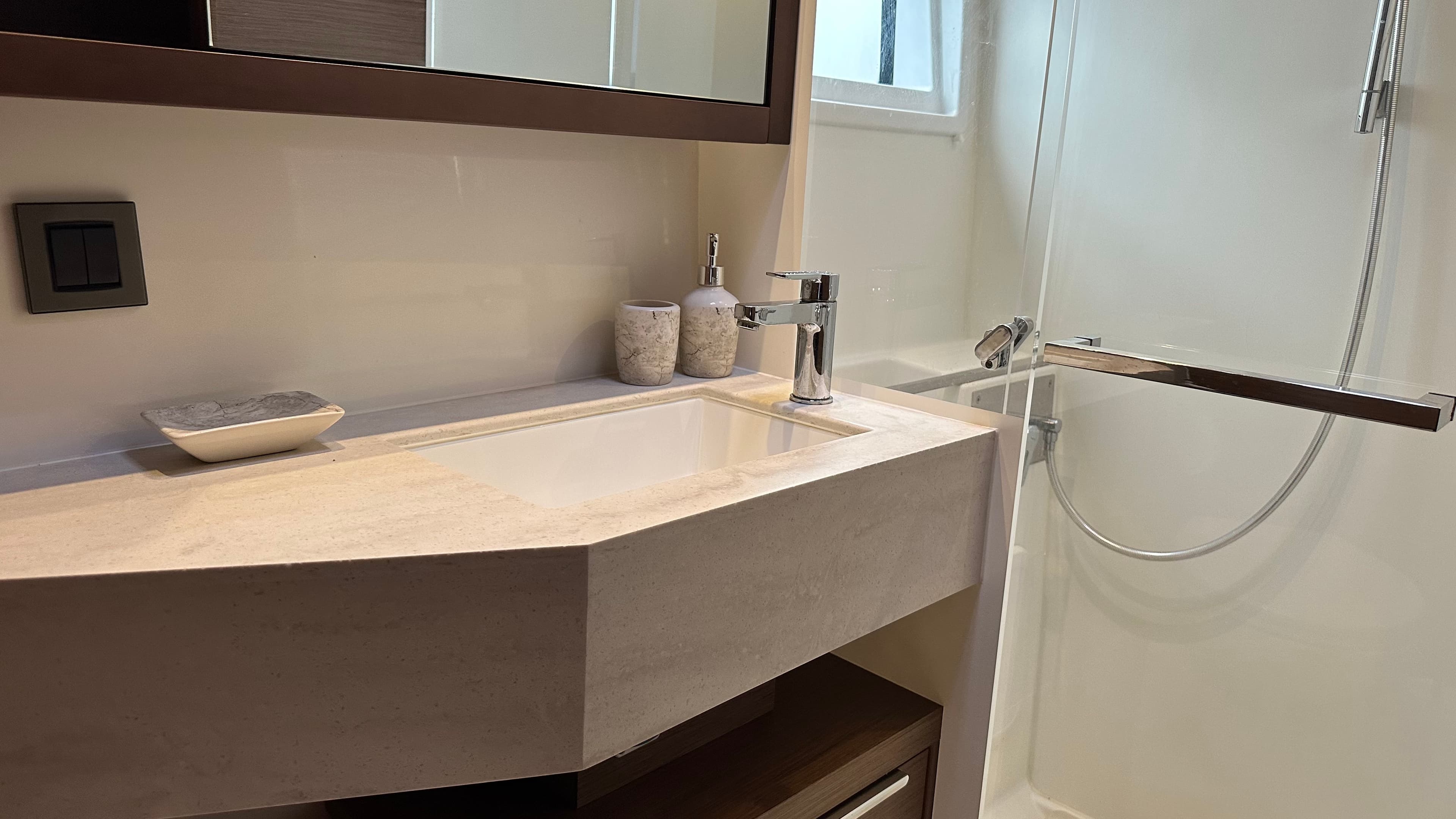 Lagoon 46  - photo 27