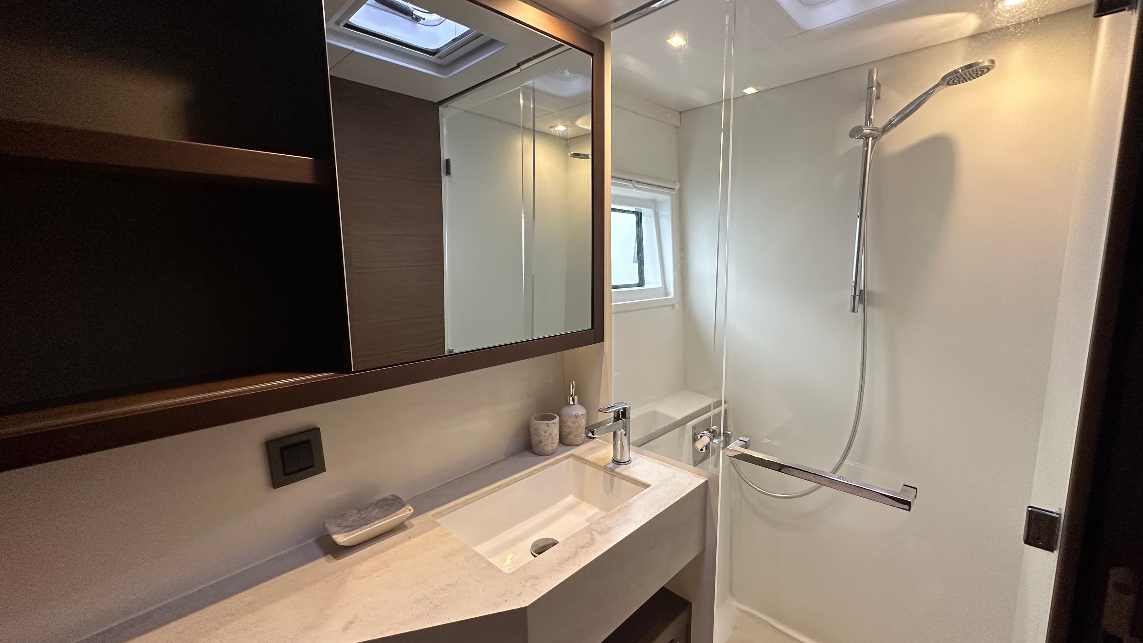 Lagoon 46  - photo 13