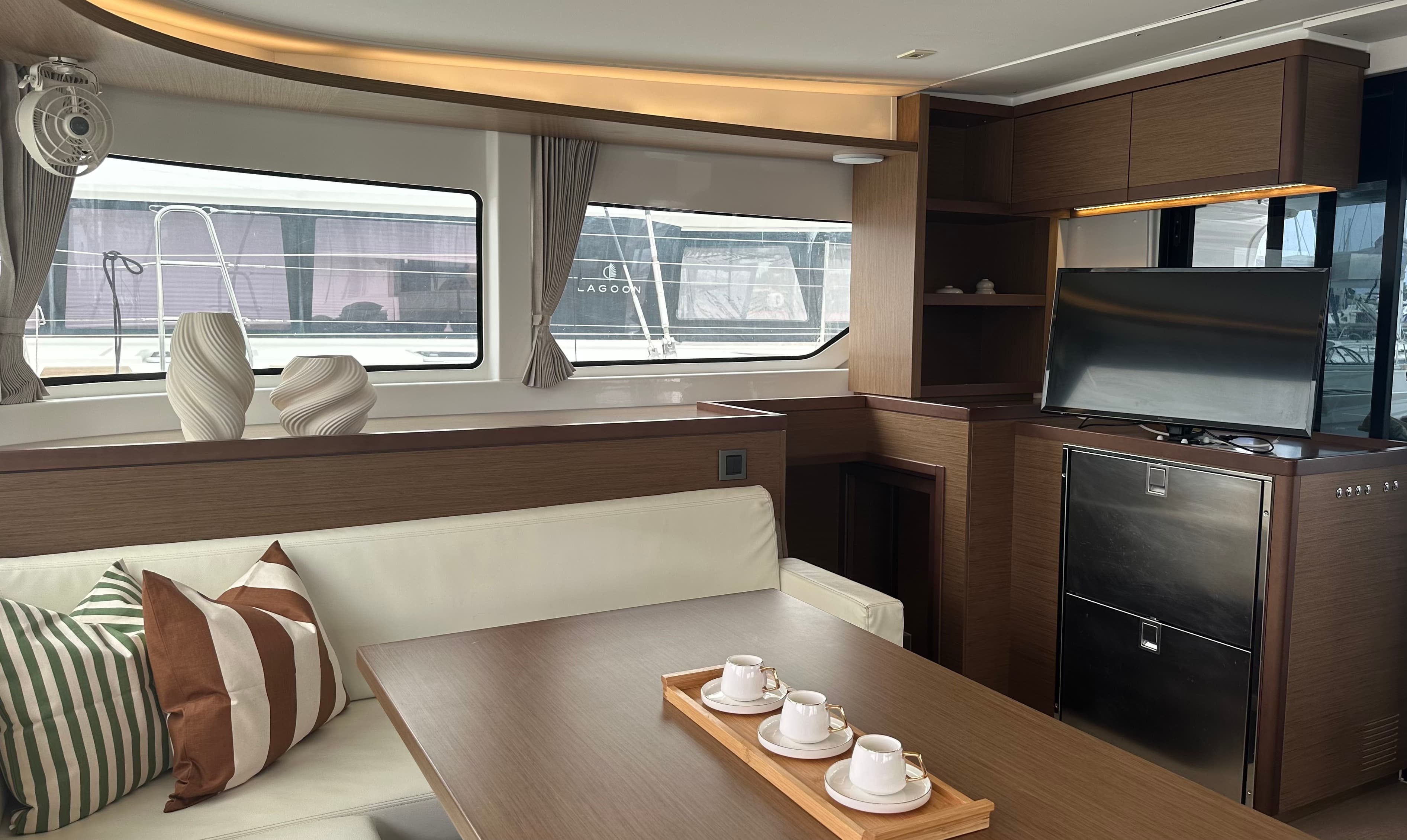 Lagoon 46  - photo 24