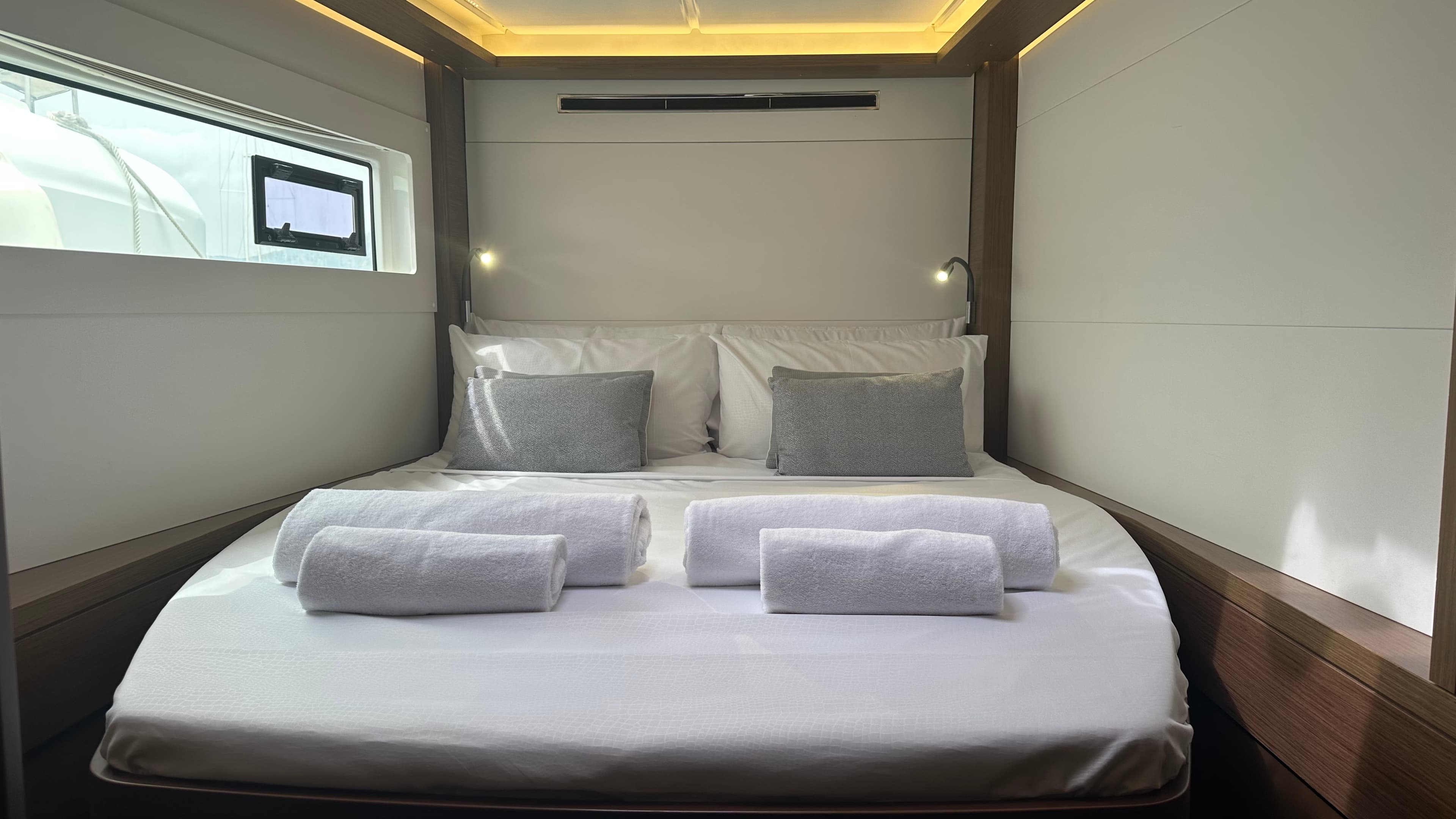 Lagoon 46  - photo 23