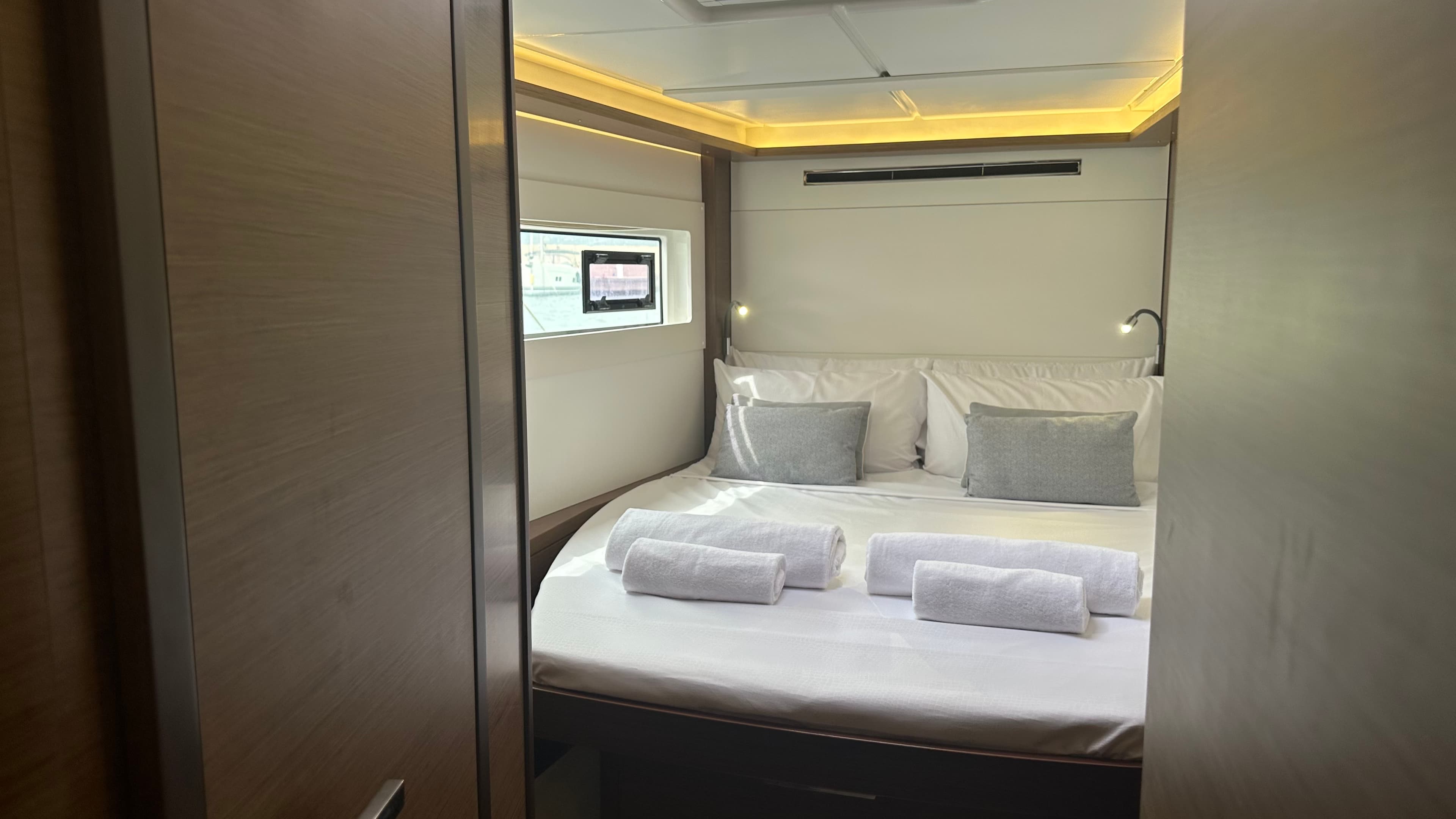 Lagoon 46  - photo 6