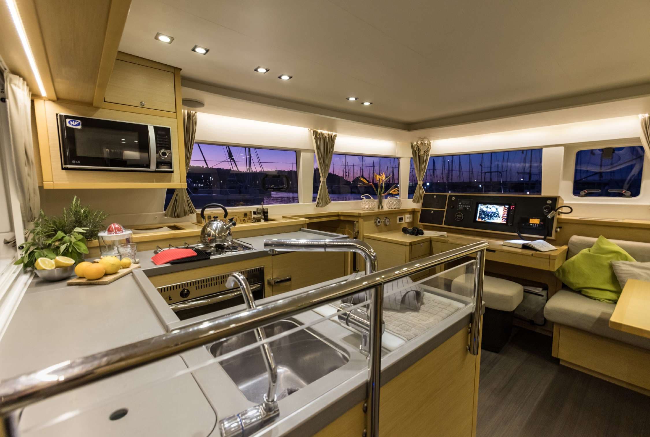 Lagoon 450 - photo 14