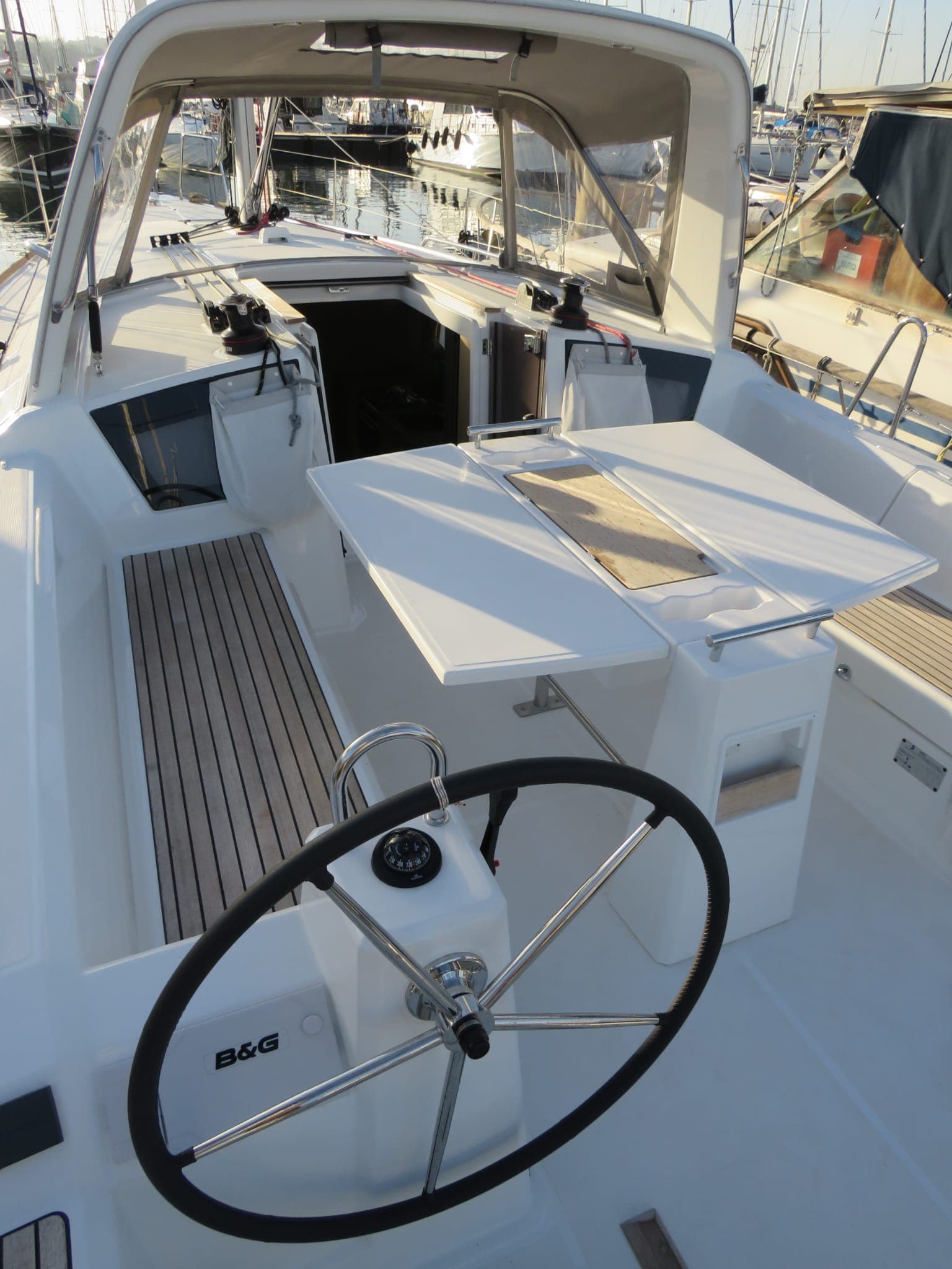 Oceanis 38 - photo 10