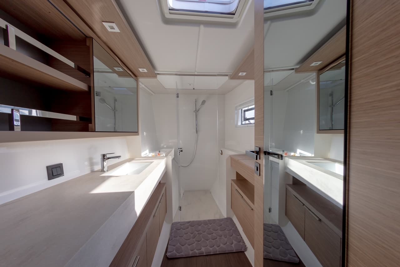 Lagoon 46  - photo 7