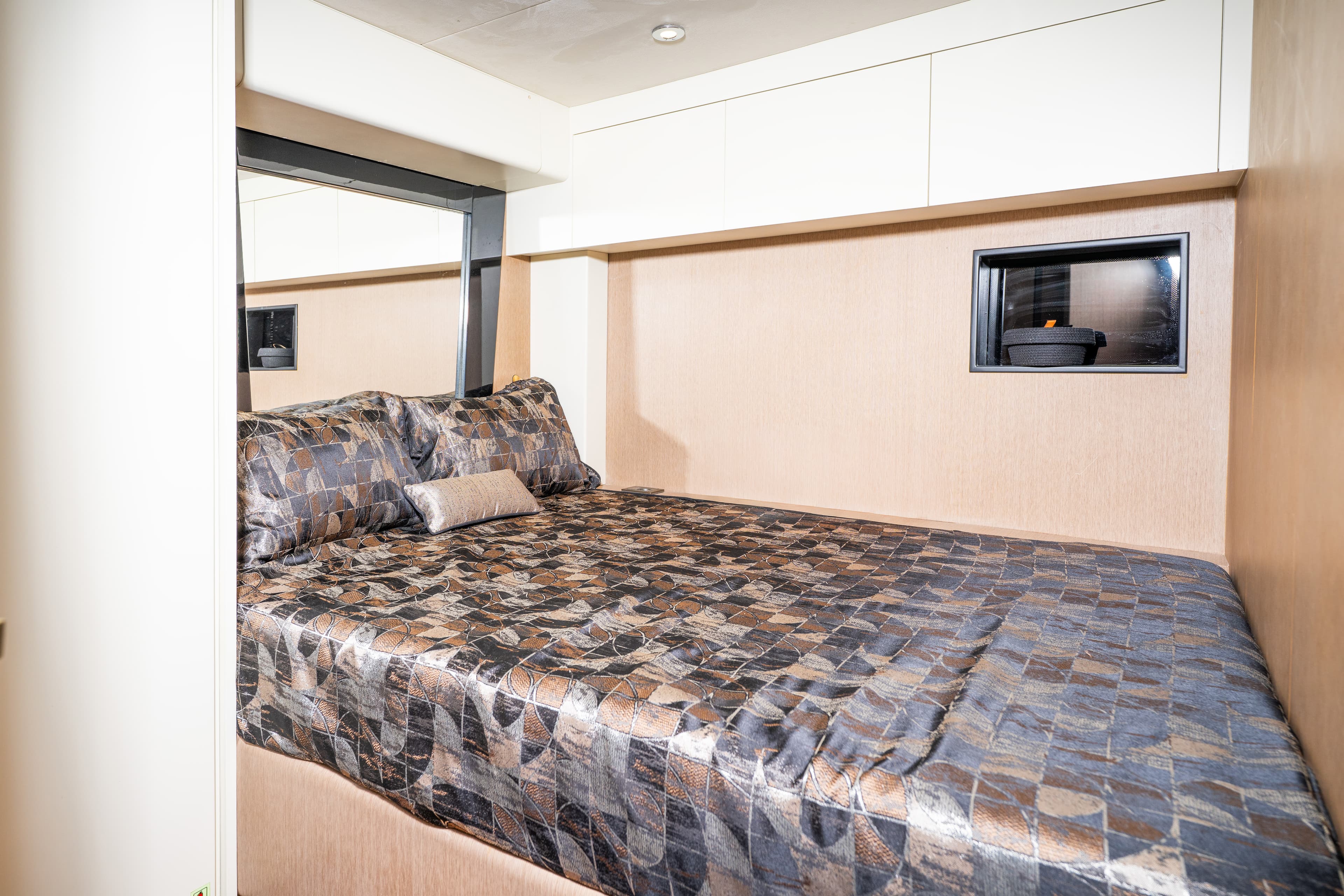 Motoryacht - photo 6