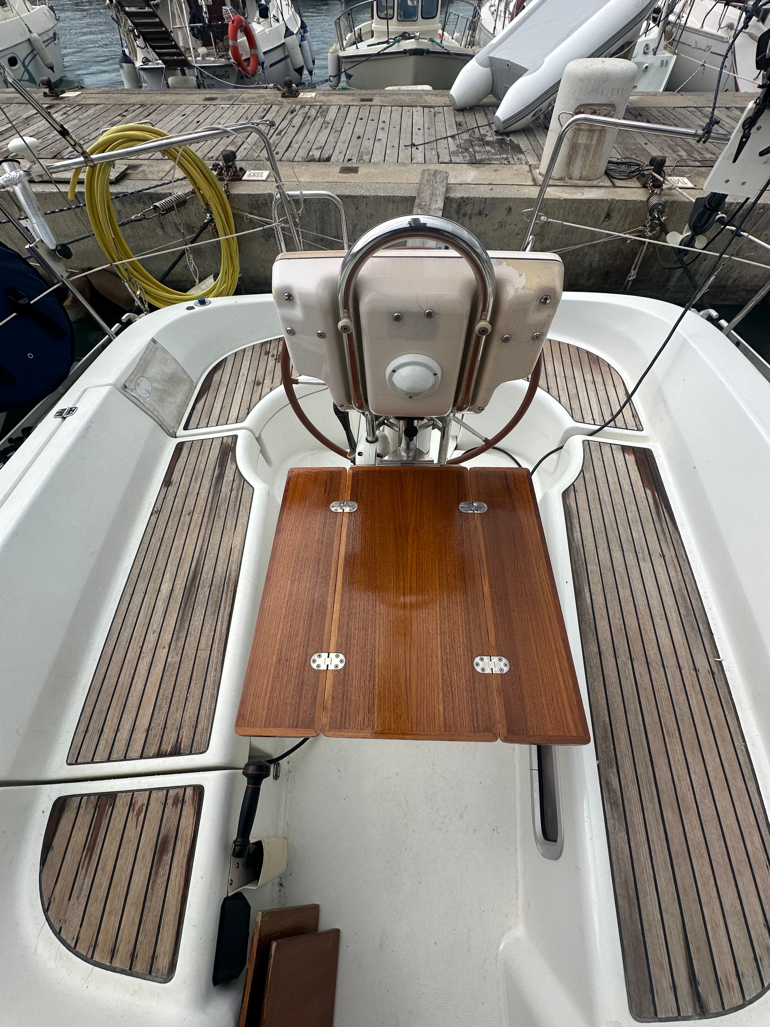 Oceanis 323 - photo 11