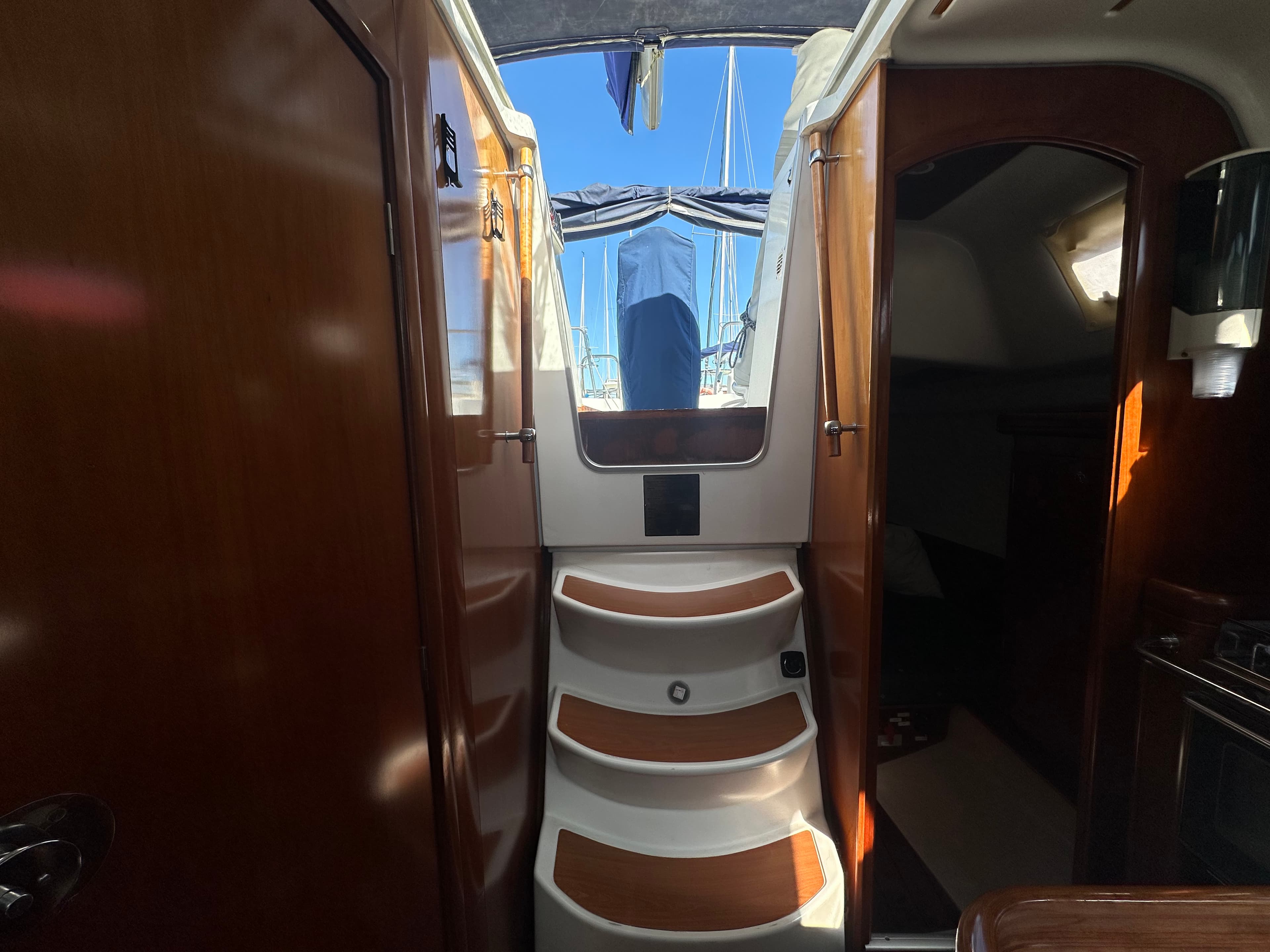 Oceanis 323 - photo 13