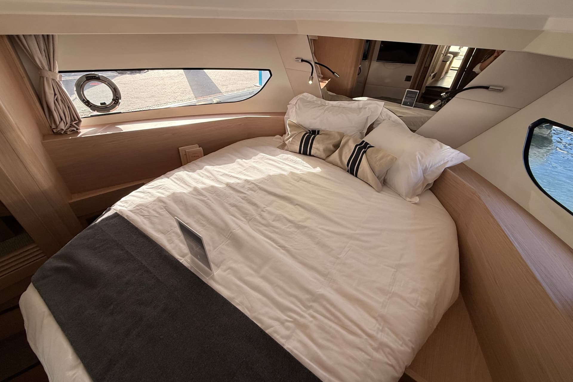 Swift Trawler 37 Fly - photo 5