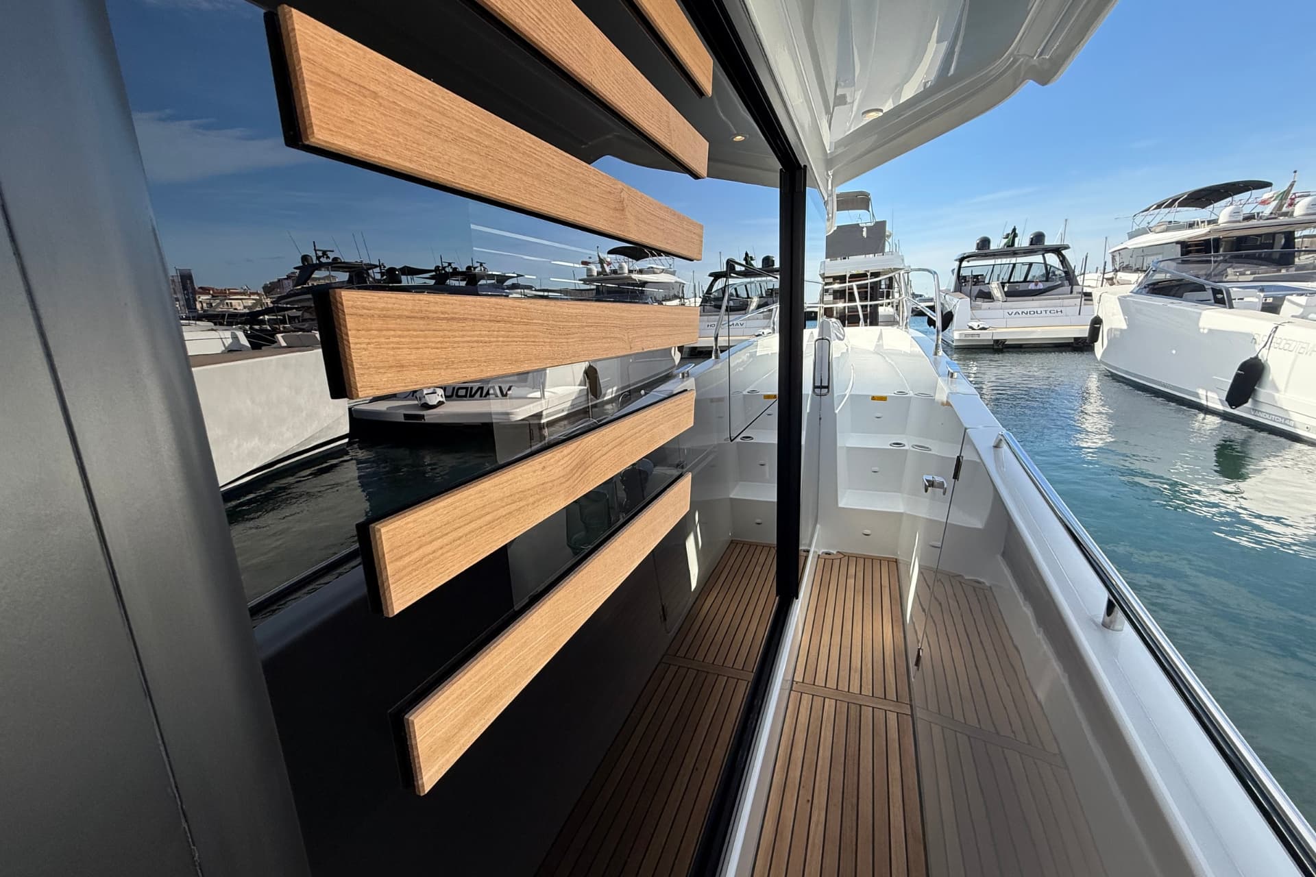 Swift Trawler 37 Fly - photo 10