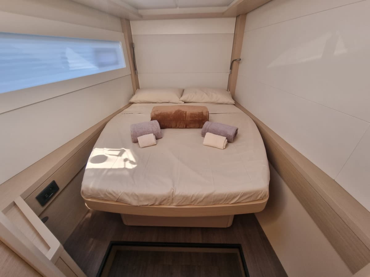 Lagoon 46  - photo 7