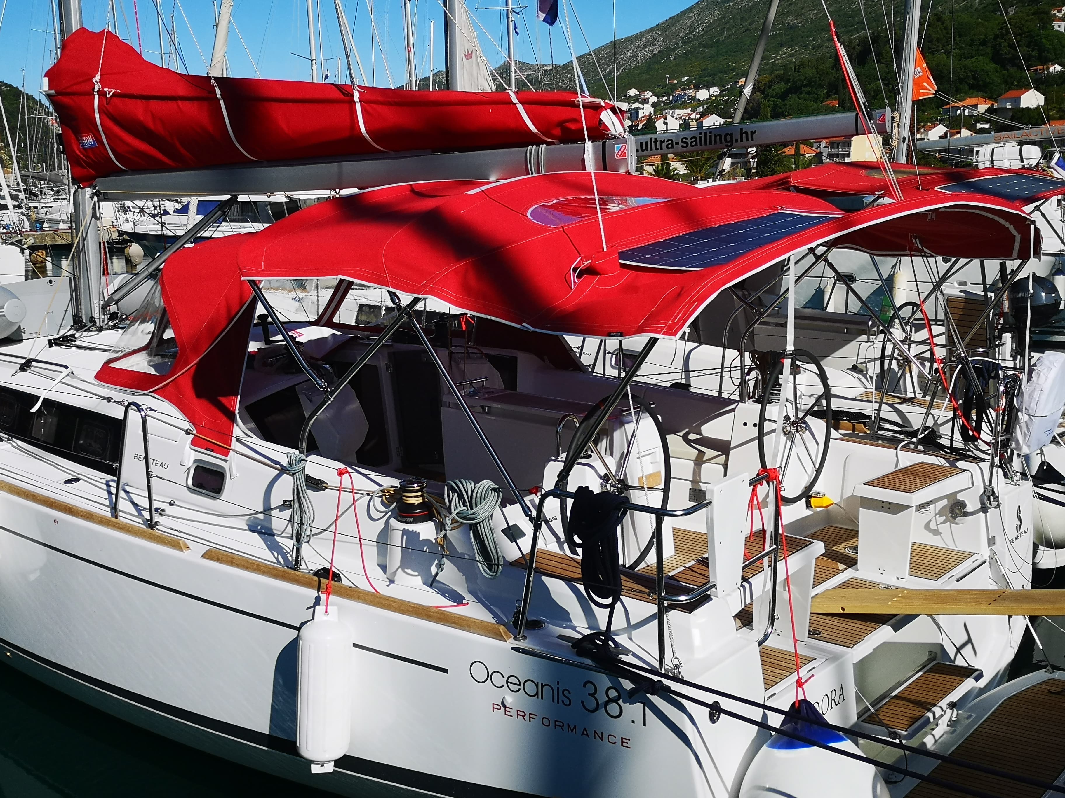 Oceanis 38.1 - photo 7