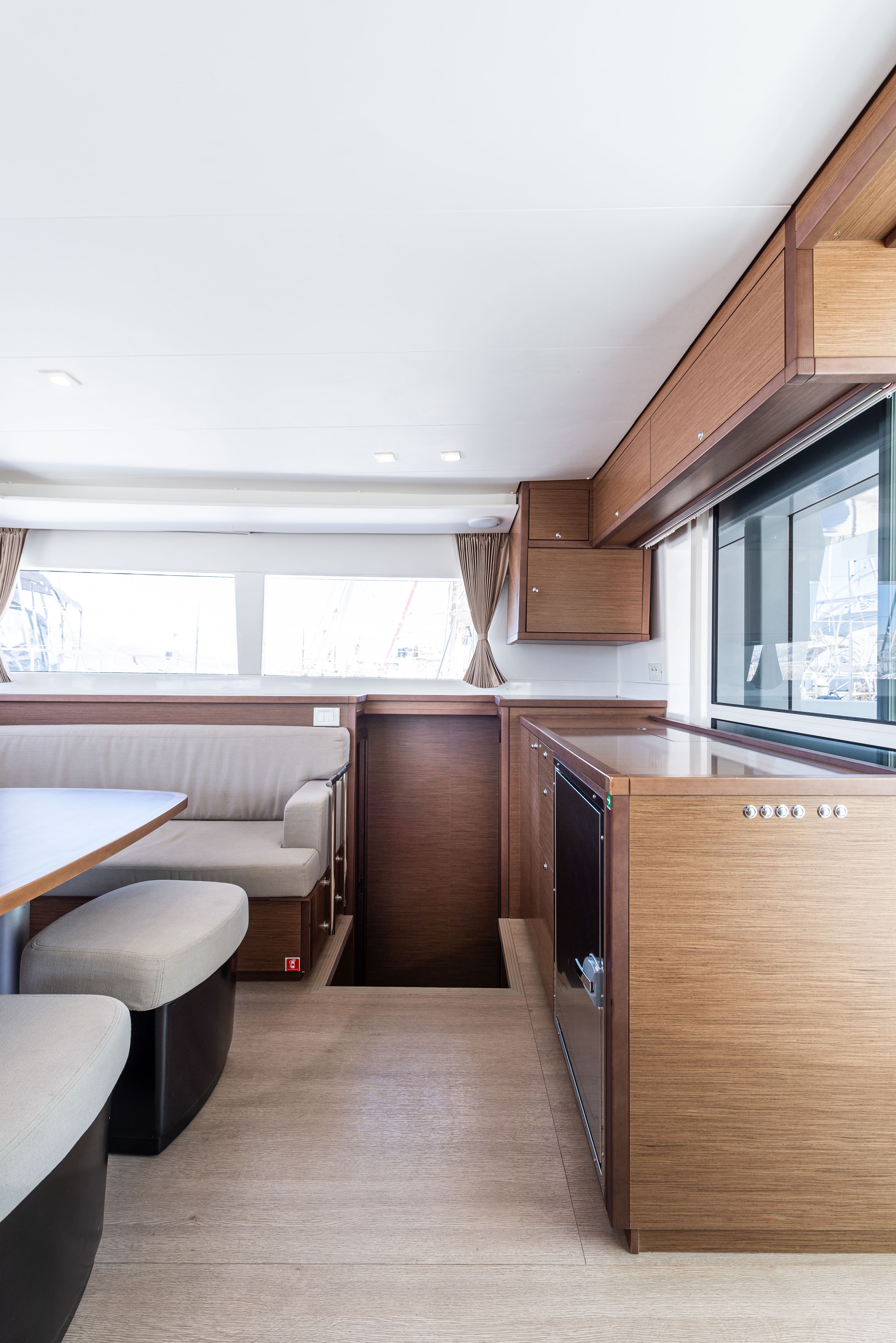 Lagoon 450 Fly - photo 27