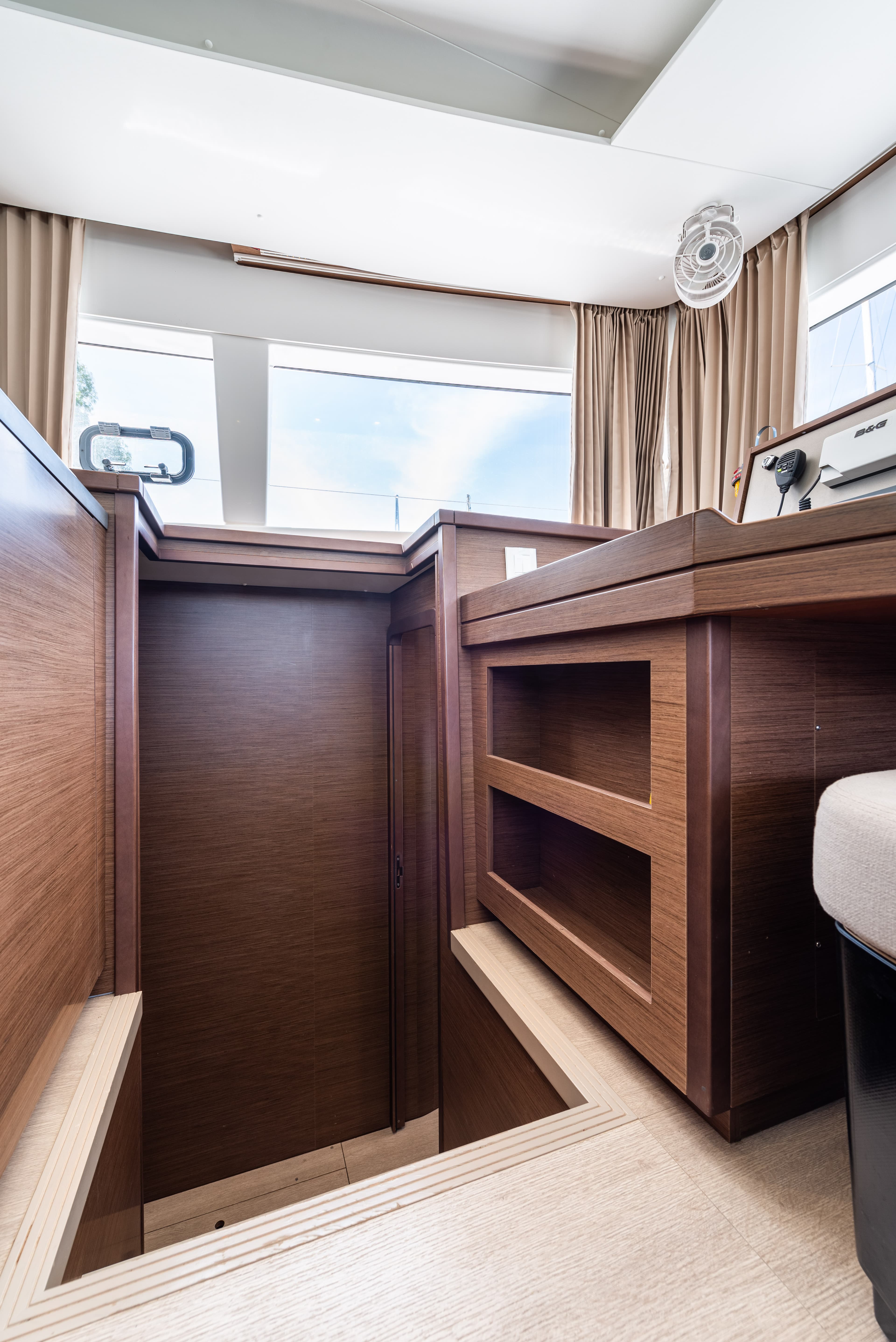 Lagoon 450 Fly - photo 11